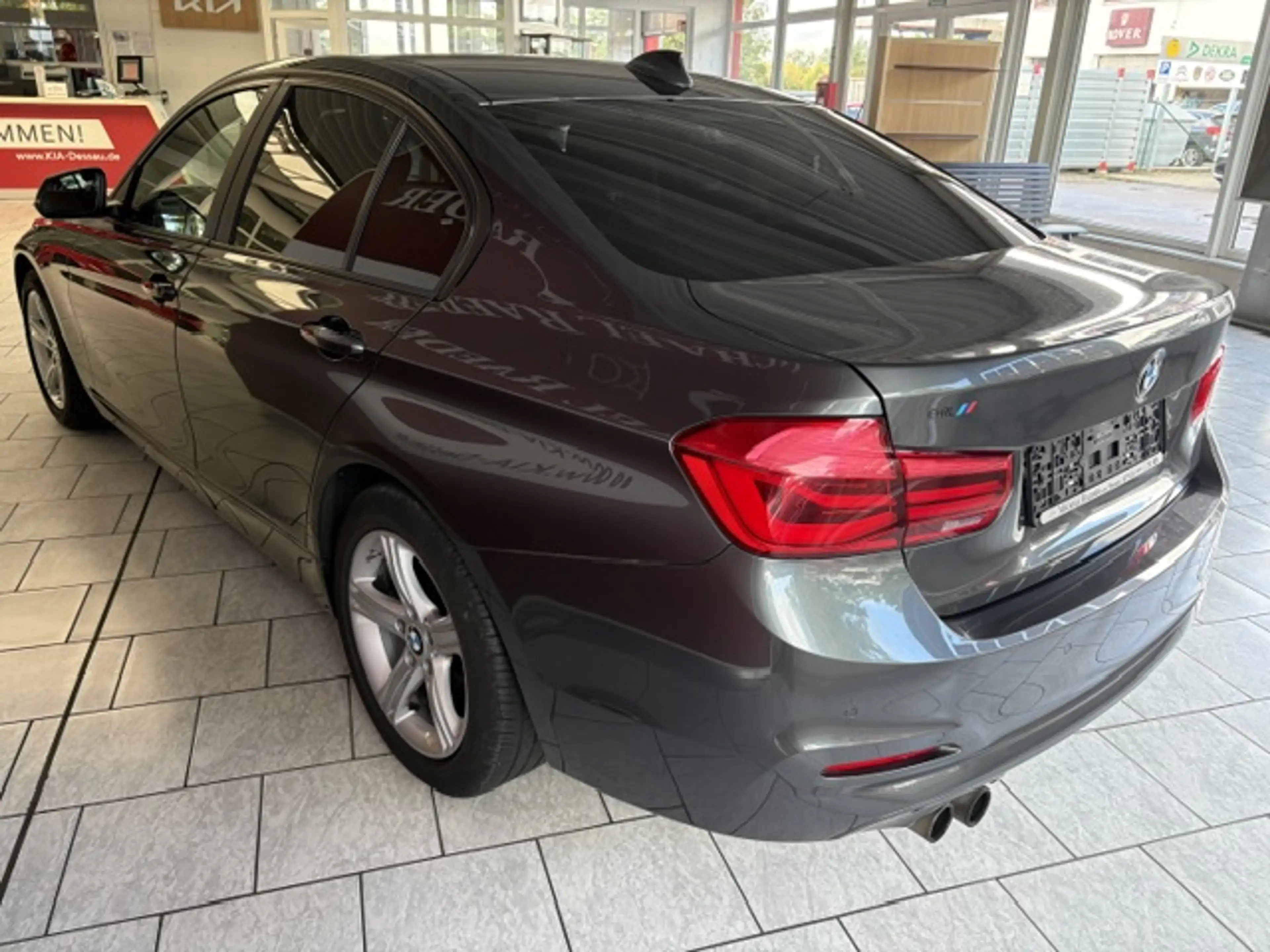 BMW 320 i  Advantage LED Navi SHZ PDC — photo 5