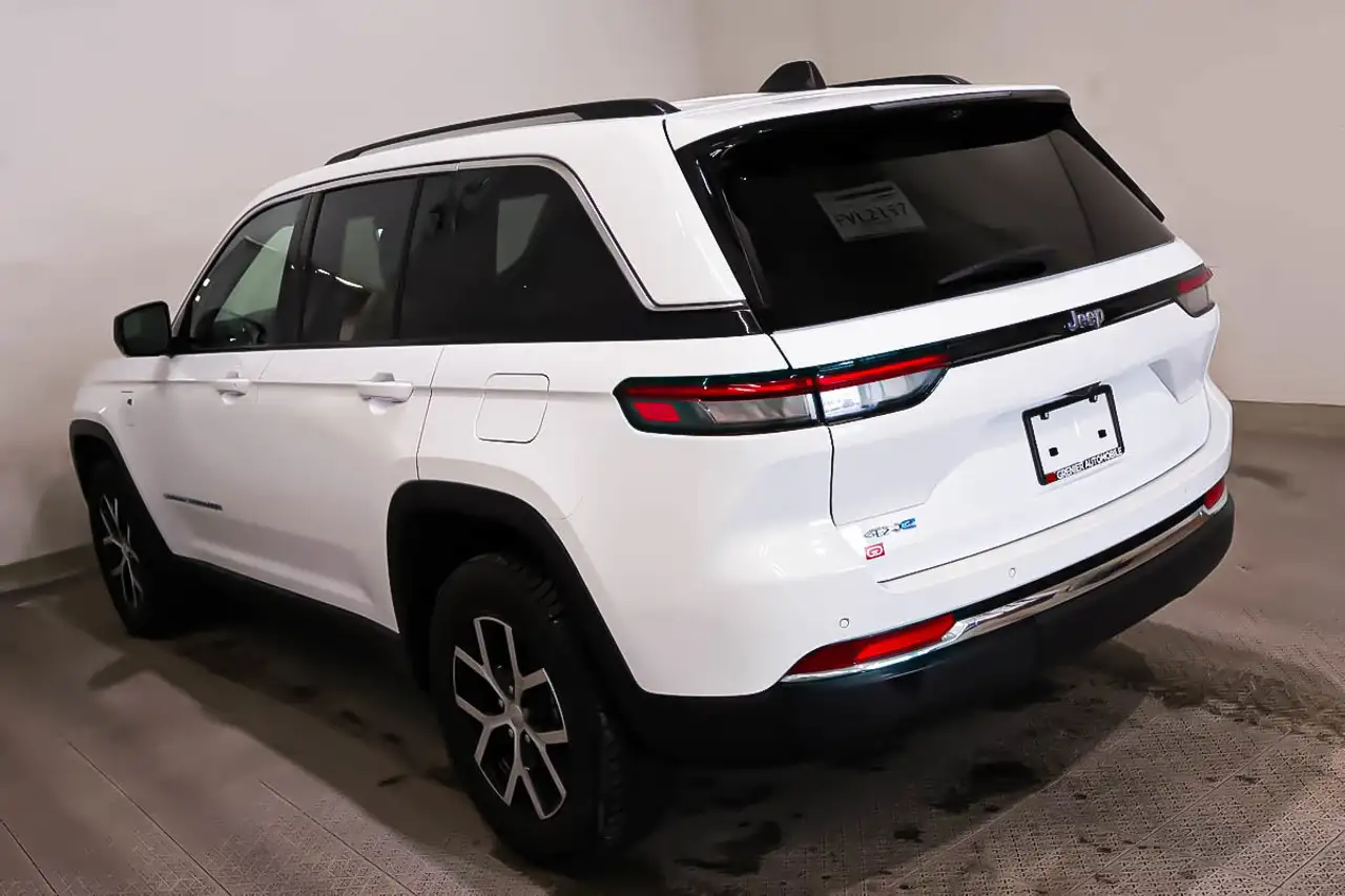 Jeep Grand Cherokee снимка Jeep Grand Cherokee