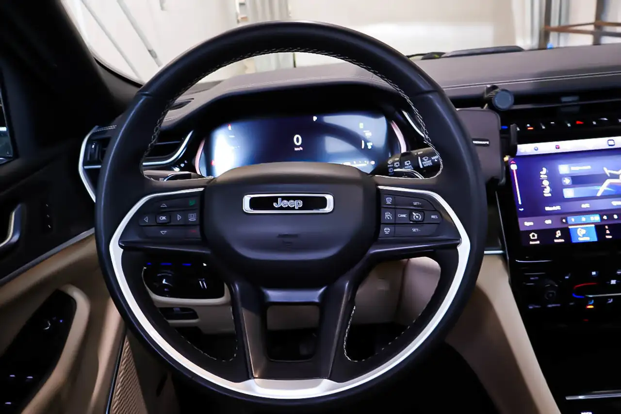 Jeep Grand Cherokee снимка Jeep Grand Cherokee