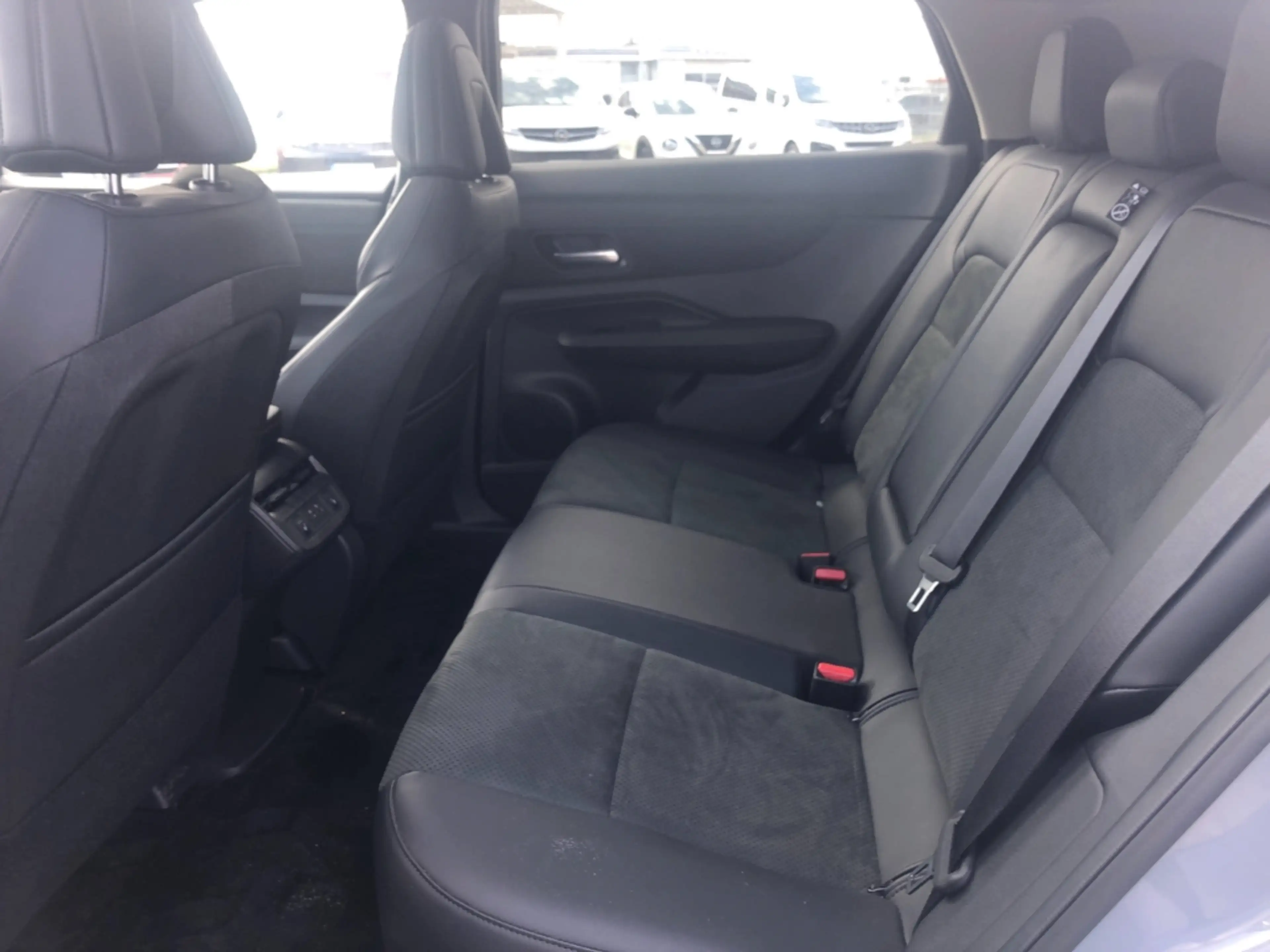 Nissan Ariya Evolve Pack 4x4 e-4orce HUD Panorama Navi Leder Me — photo 9