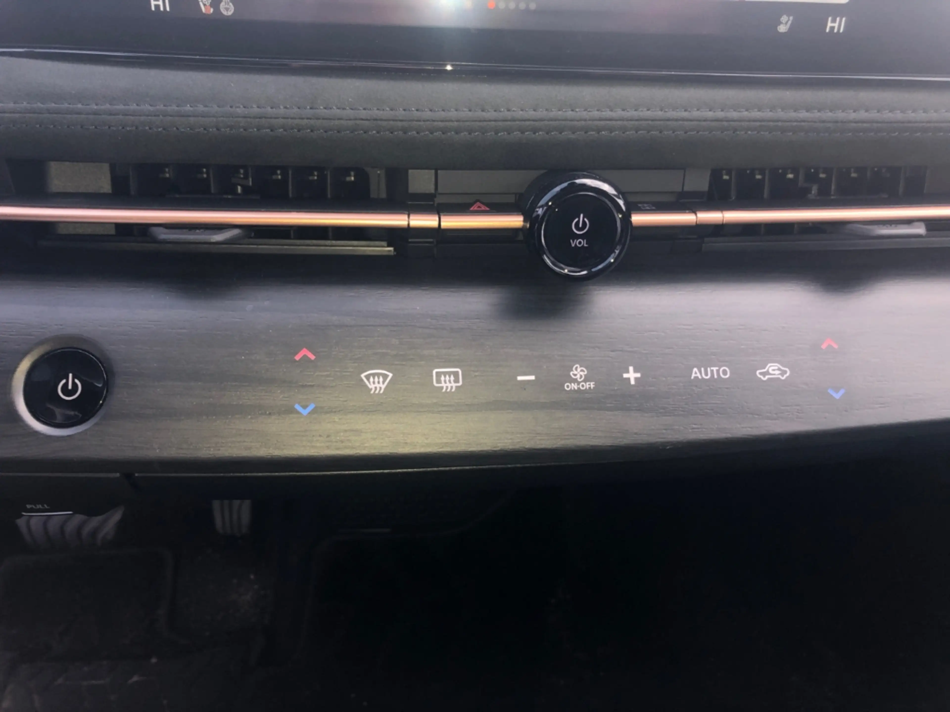 Nissan Ariya Evolve Pack 4x4 e-4orce HUD Panorama Navi Leder Me — photo 11