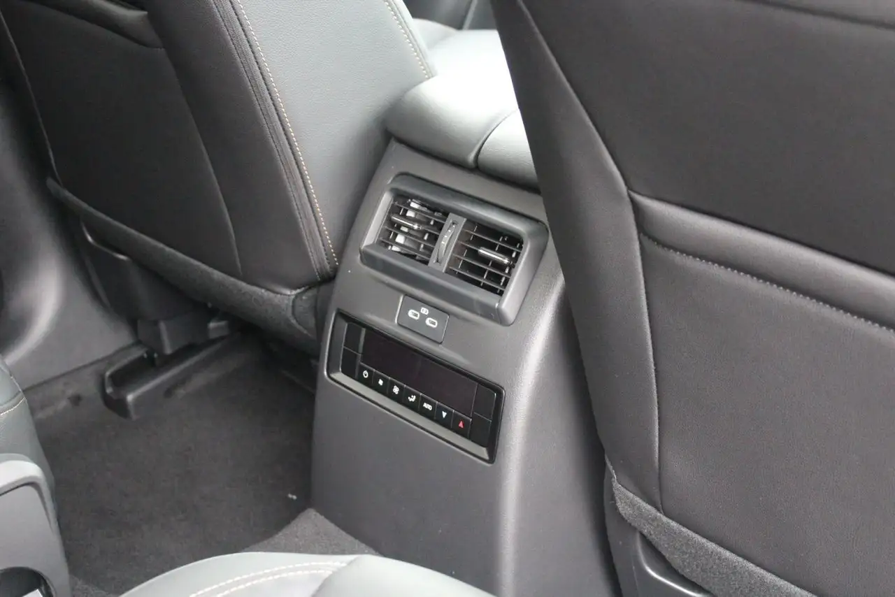 Mazda CX-90 PHEV снимка Mazda CX-90 PHEV