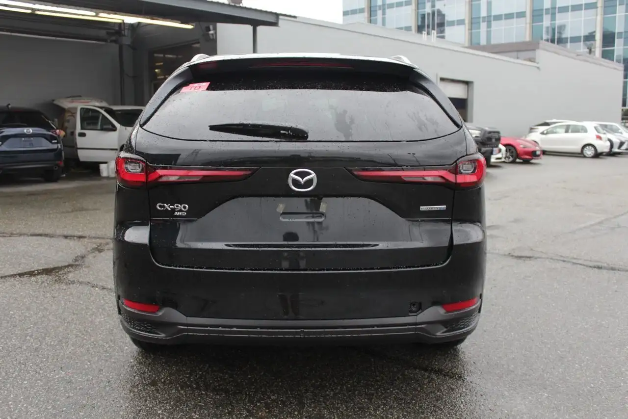 Mazda CX-90 PHEV снимка Mazda CX-90 PHEV