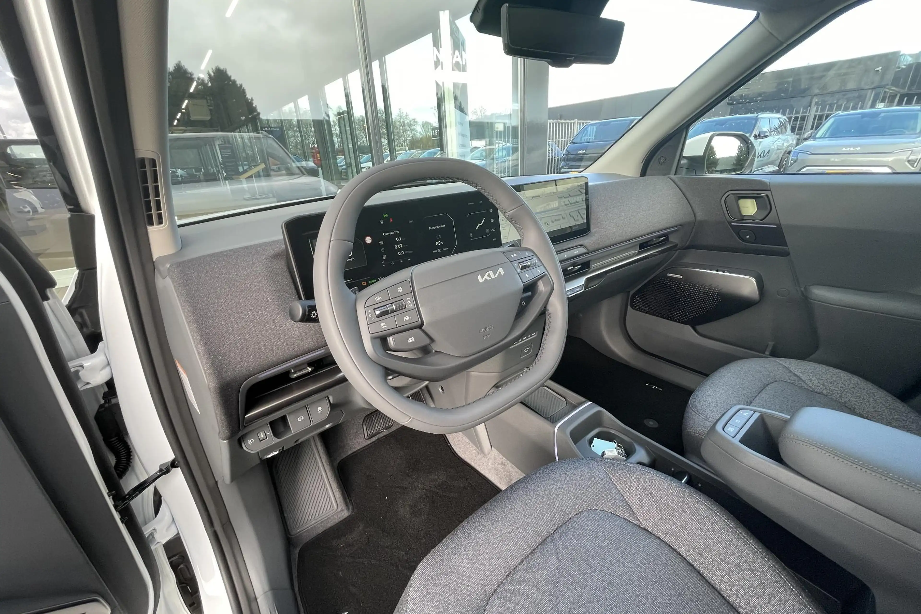 Kia EV2 Plus Advanced 4 zits 42.2 kWh | LM velgen 18 inch — photo 10