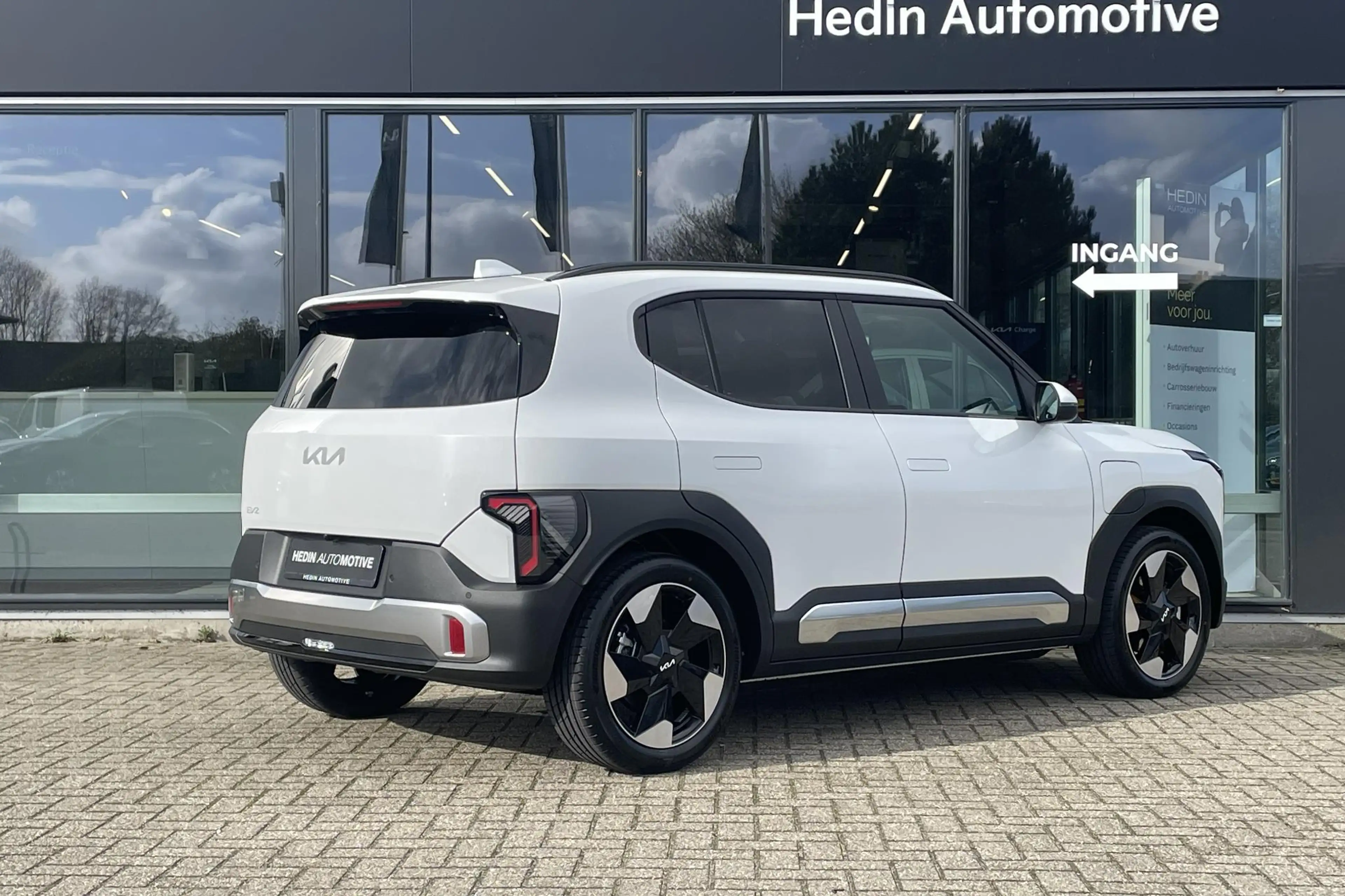 Kia EV2 Plus Advanced 4 zits 42.2 kWh | LM velgen 18 inch — photo 2