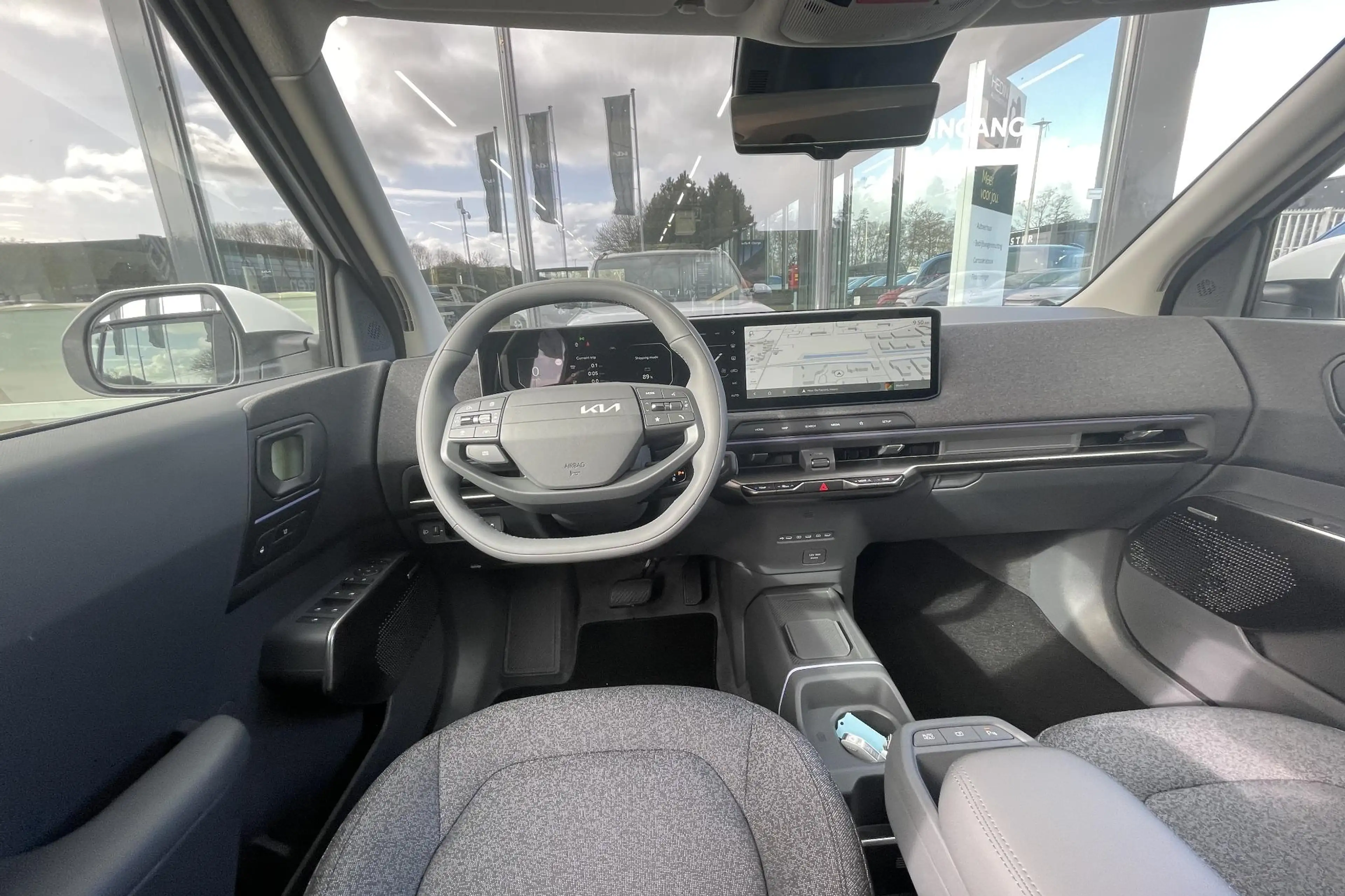 Kia EV2 Plus Advanced 4 zits 42.2 kWh | LM velgen 18 inch — photo 3