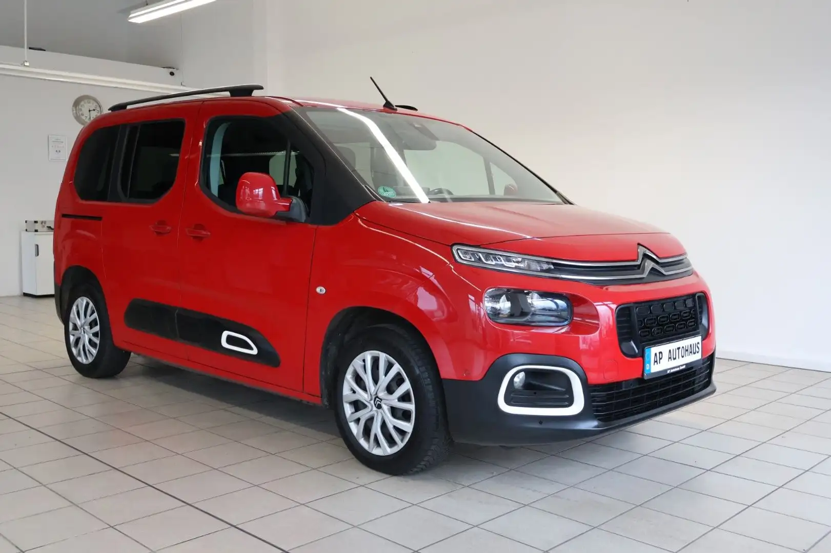 Citroen Berlingo Feel M Klimaautomatik CarPlay Kamera Rot - 1
