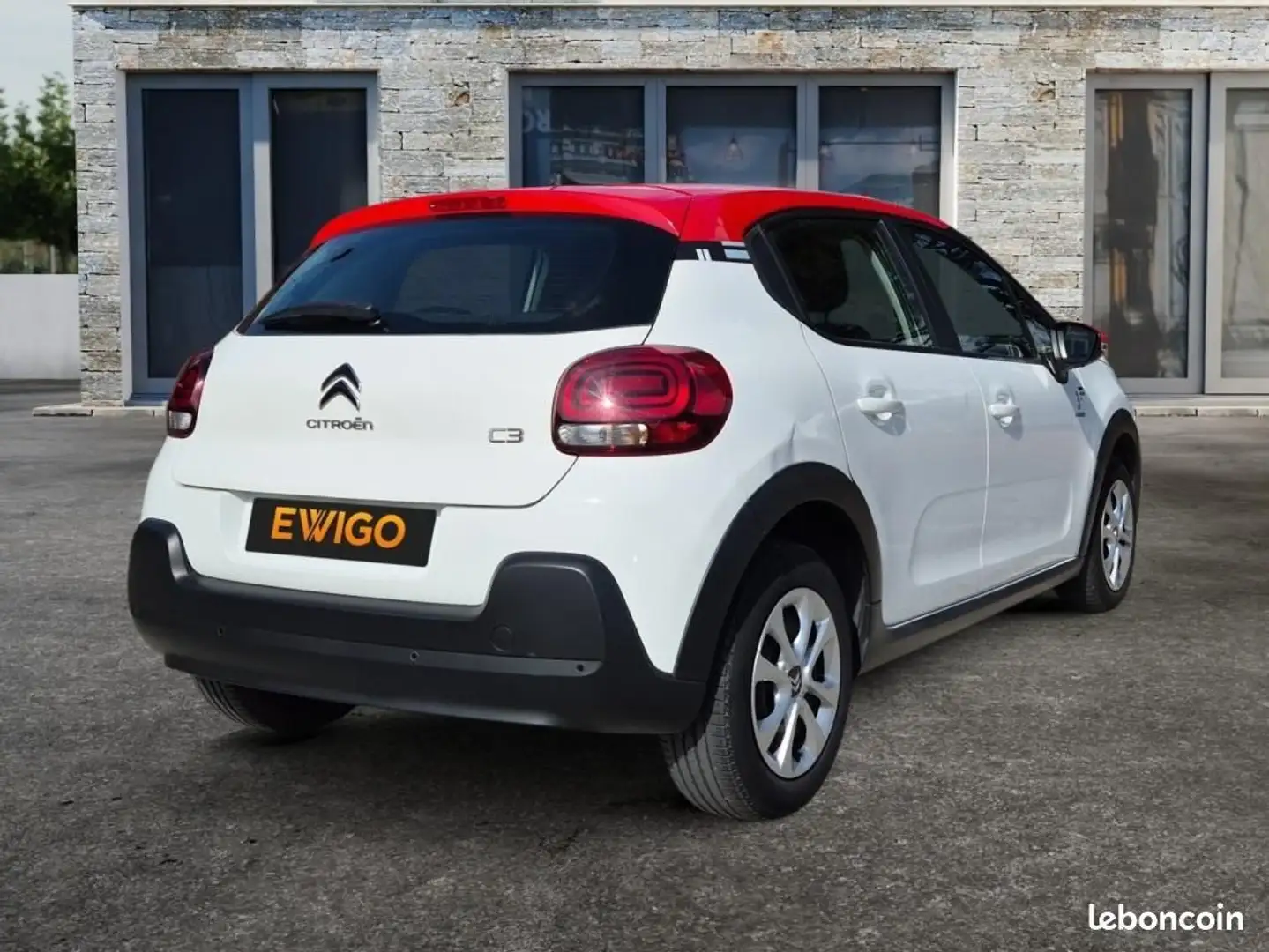 Citroen C3 Citroën GENERATION-III 1.2 PURETECH 80 GRAPHIC PNEUS AVANT NEUFS REVISION FAITE Blanco - 2