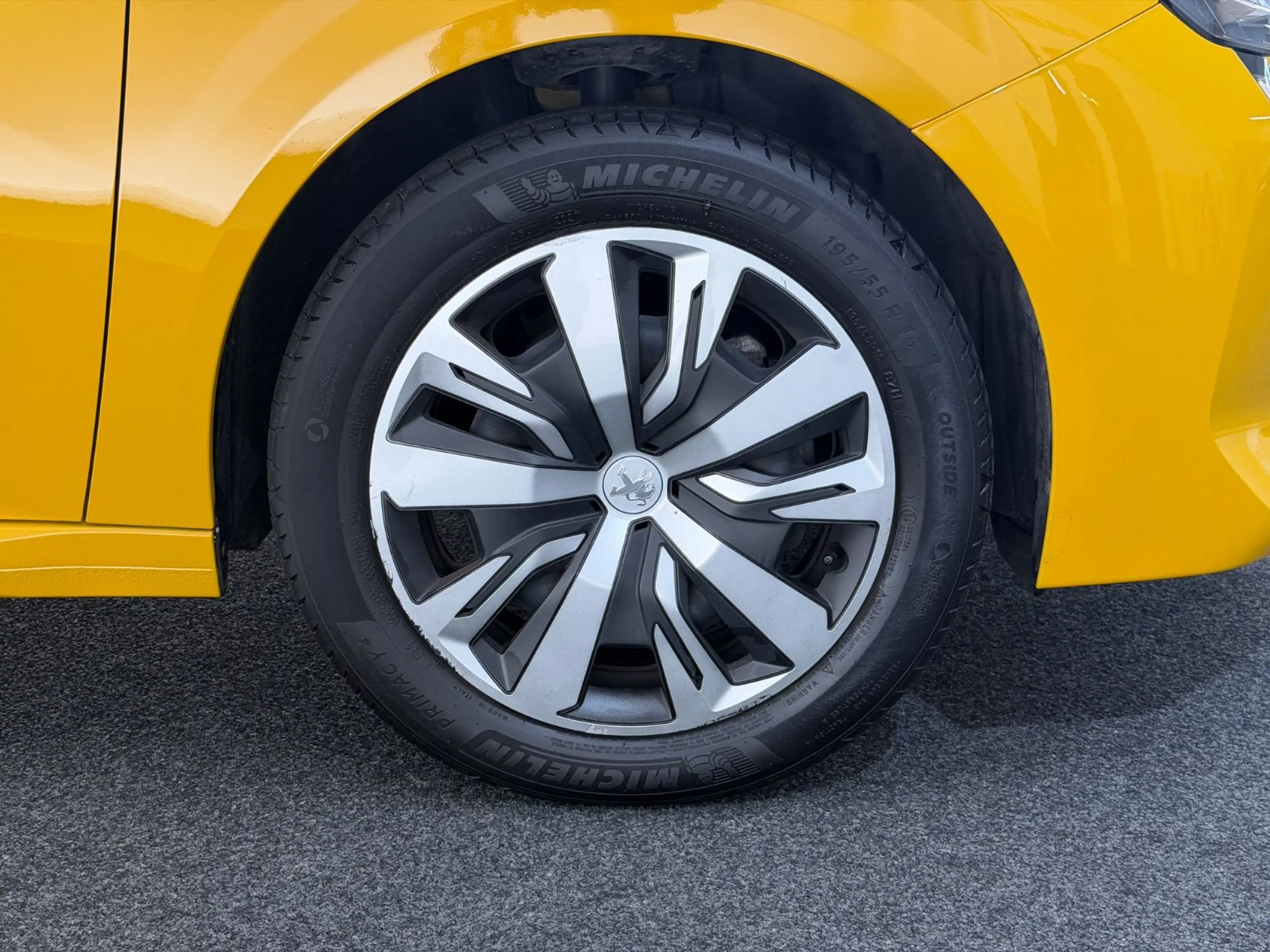 Peugeot 208 1.2 PureTech*ACTIVE*LED-R.KAM-SHZ-SPUR-TEMPO — photo 13