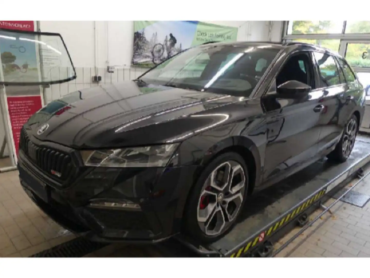 Skoda Octavia Combi RS 2.0 TSI DSG Navi ACC HUD Klima Schwarz - 2