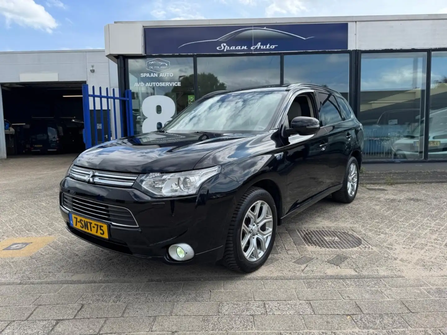Mitsubishi Outlander 2.0 PHEV Instyle+ | 7PERS | ACC | PANO Fekete - 1