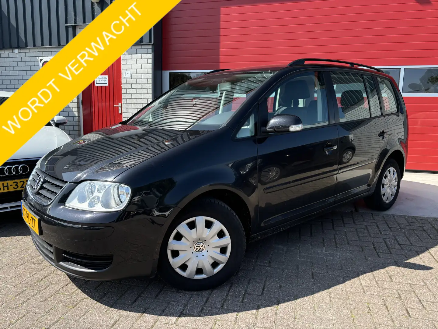 Volkswagen Touran 2.0-16V FSI Trendline TREKHAAK / CLIMA / CRUISE / Zwart - 1