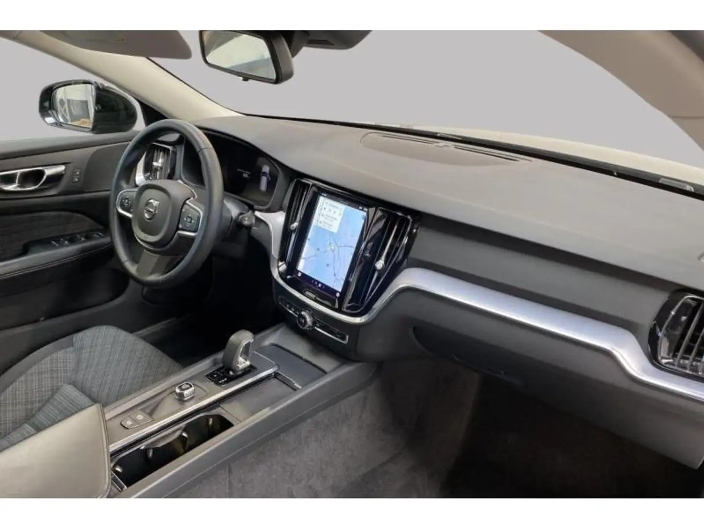 Volvo V60 Momentum Core B3 Negro - 2