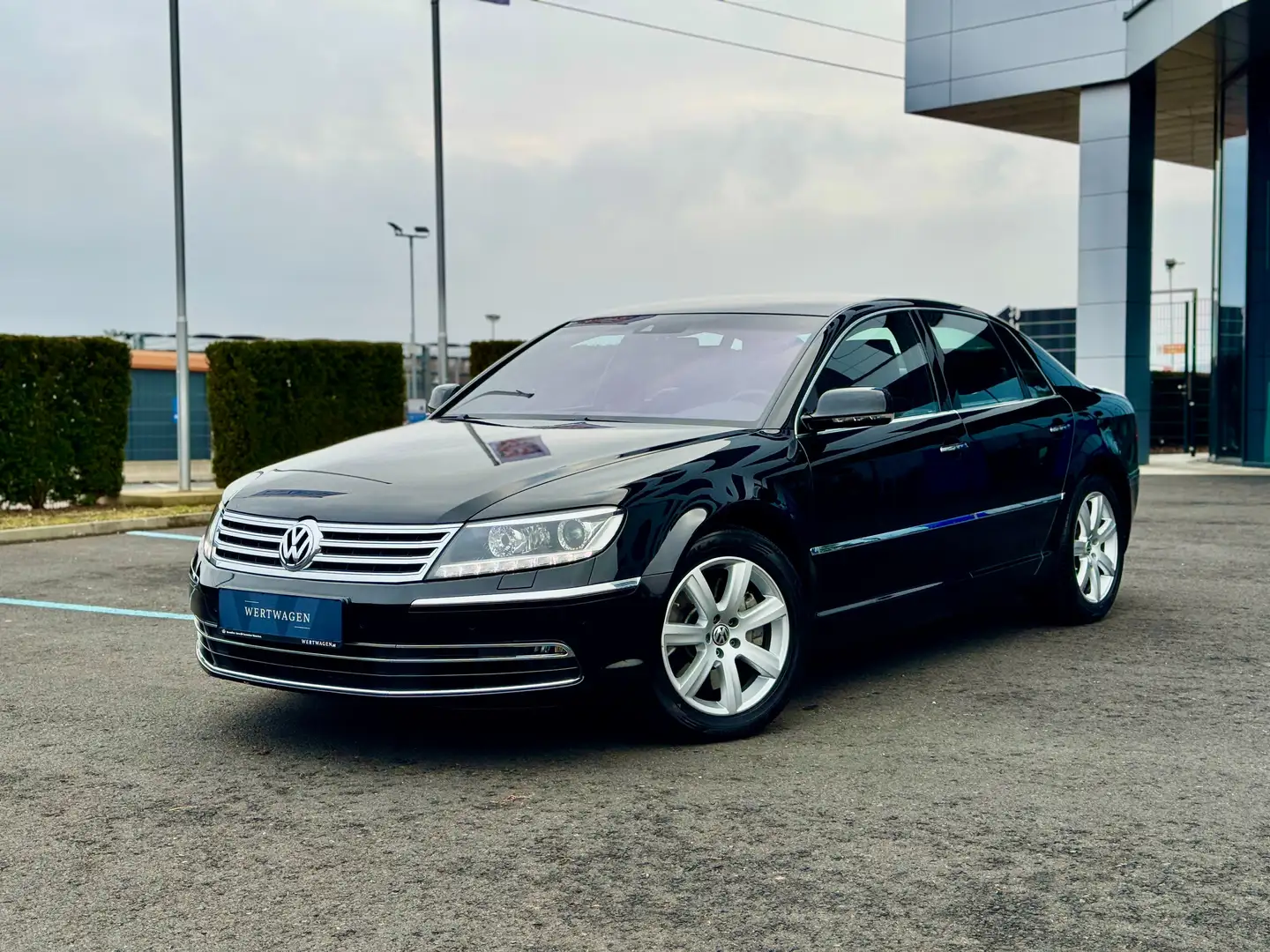 Volkswagen Phaeton 4,2 V8 5-Sitzer 4Motion | *NEUWAGENZUSTAND* Schwarz - 1
