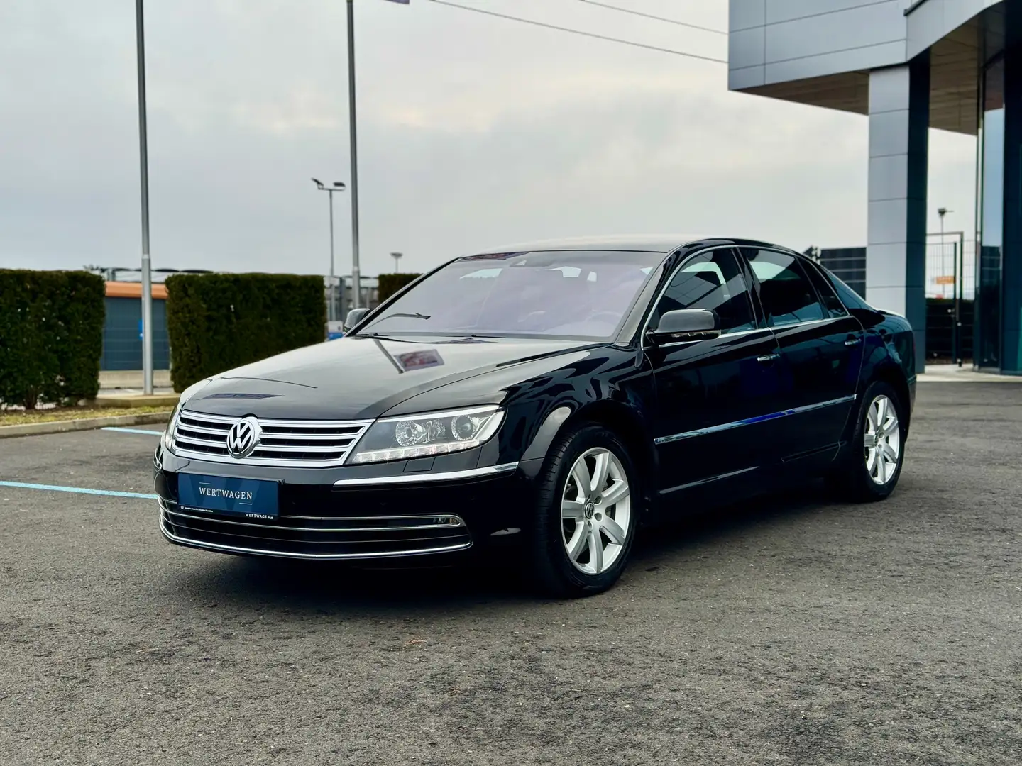 Volkswagen Phaeton 4,2 V8 5-Sitzer 4Motion | *NEUWAGENZUSTAND* Schwarz - 2