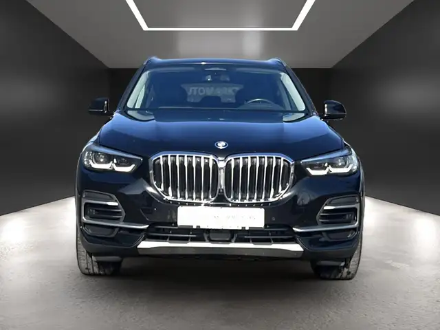 BMW X5 view 9