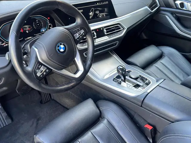 BMW X5 view 13