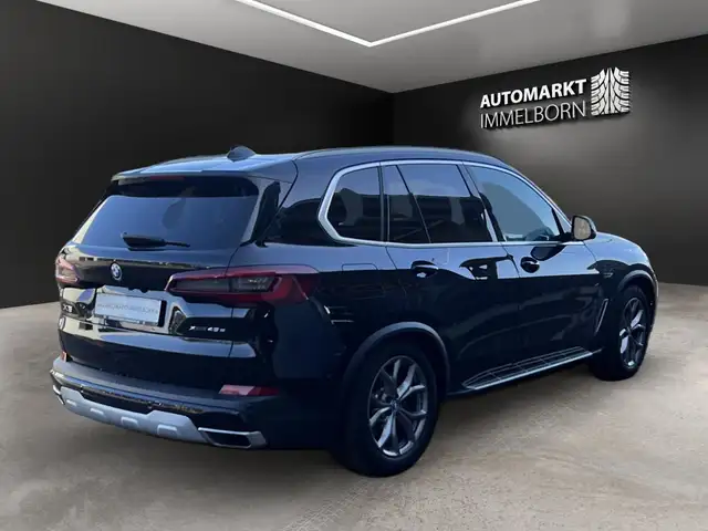 BMW X5 view 5
