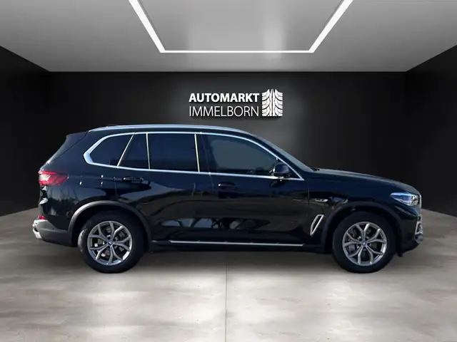 BMW X5 view 8