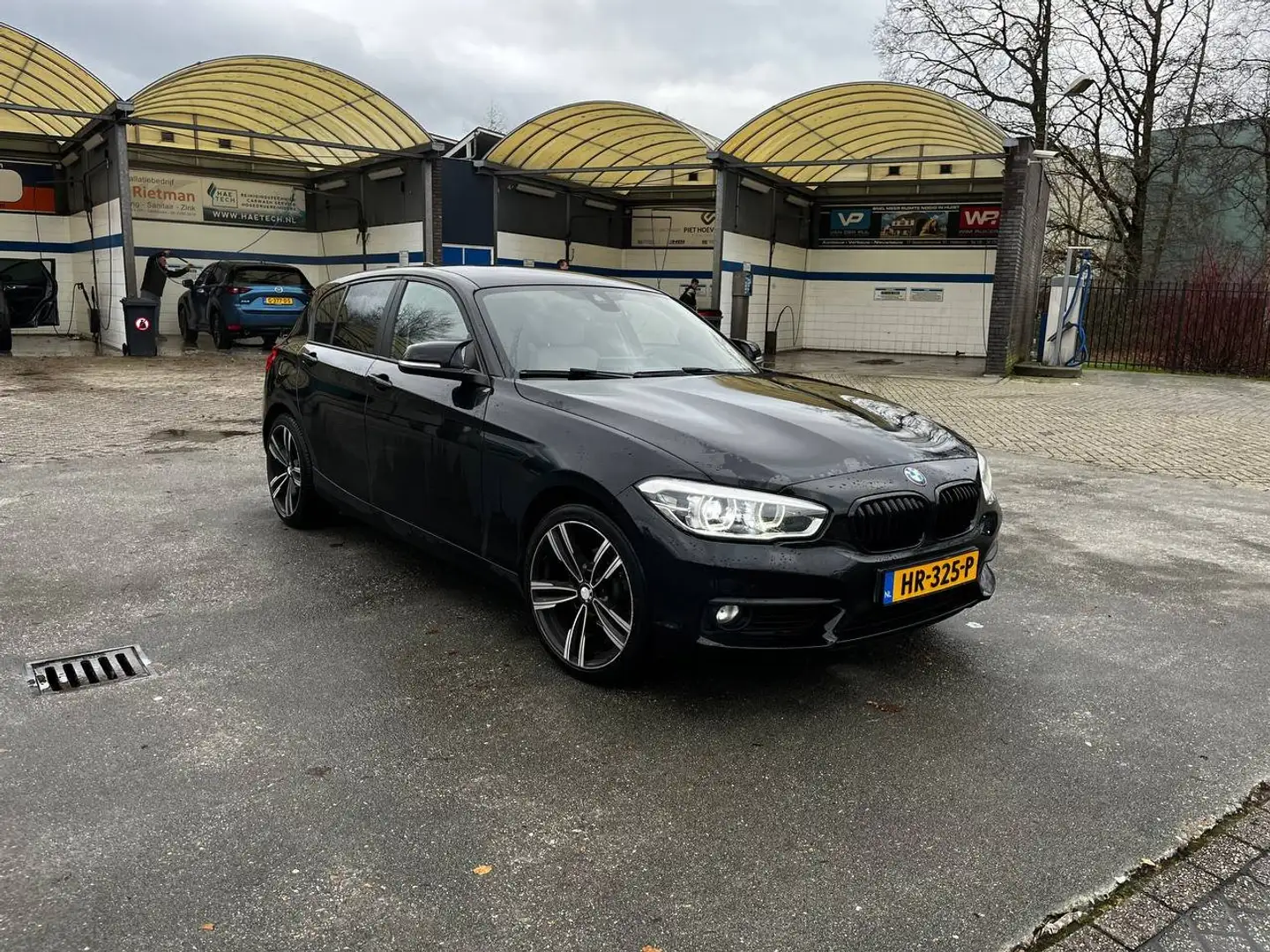 BMW 118 118i EDE C. Ess. Zwart - 1
