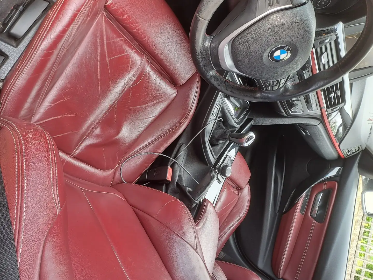 BMW BMW F30 320 D - 2