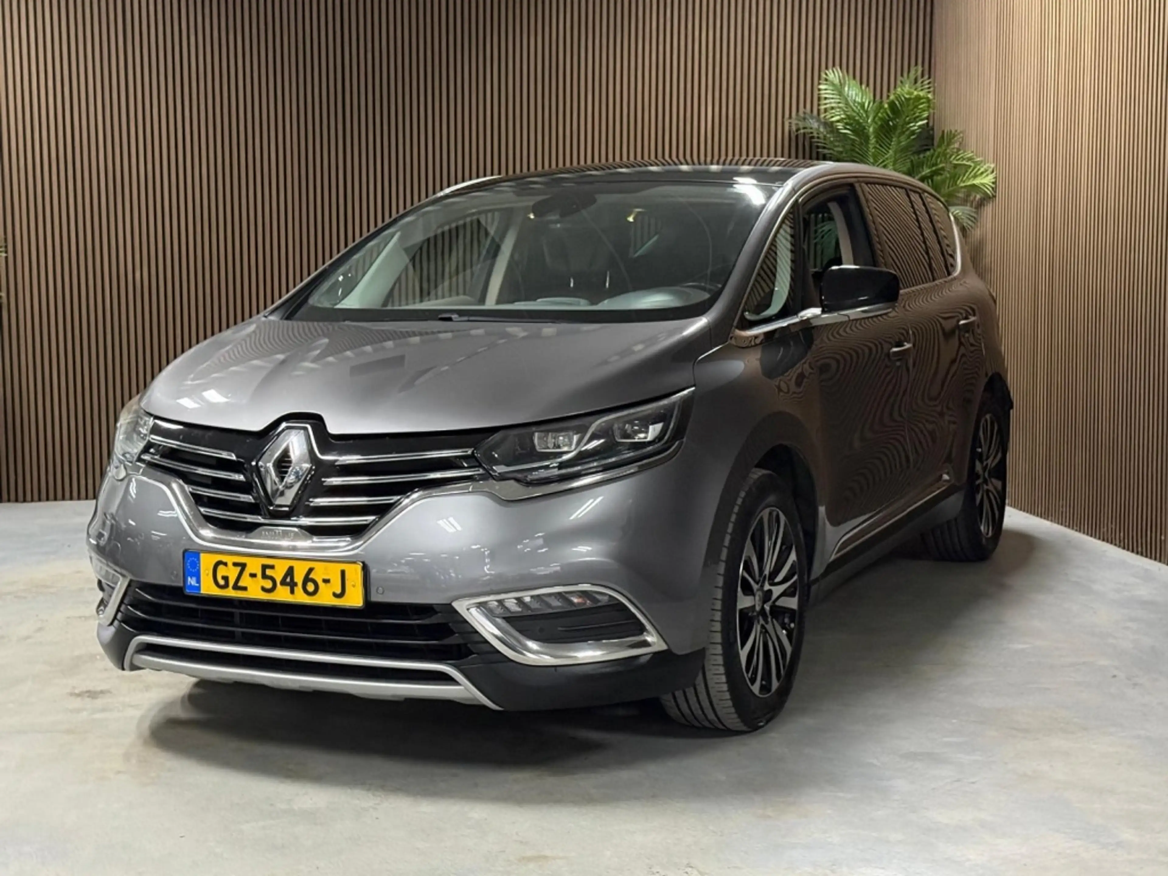 Renault Espace 1.6 TCe In.Paris 5p. — photo 3