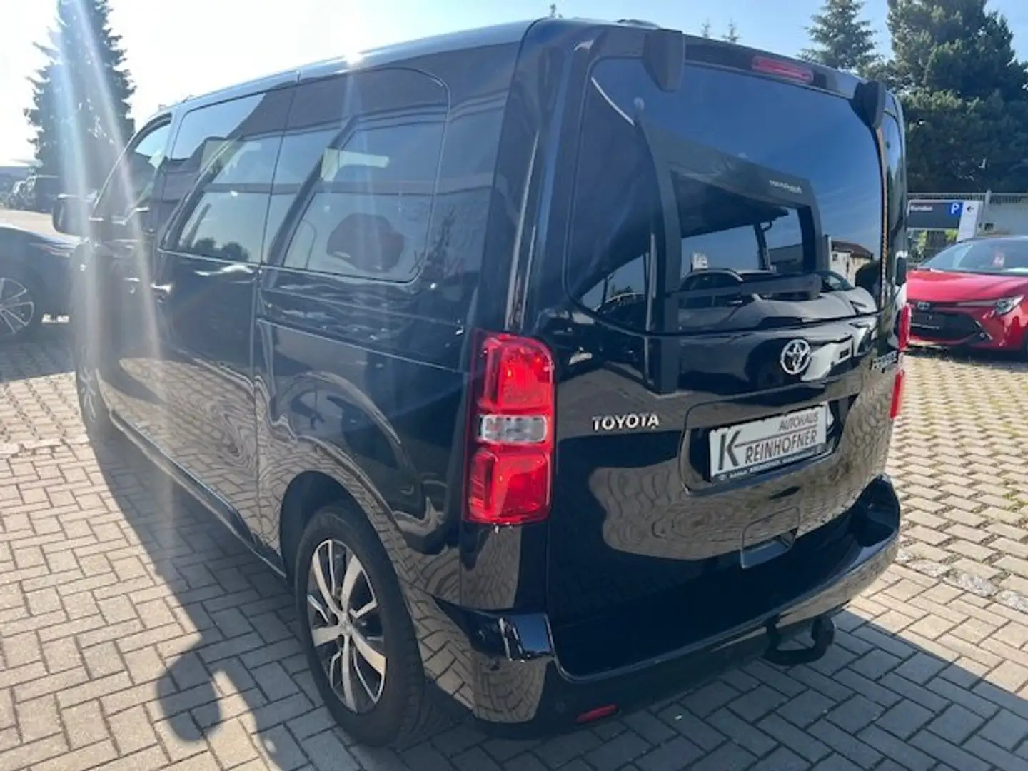 Toyota Proace 2,0-l-D-4D L1 (8-Si.) Verso Team-D *Exclusive PAK* Schwarz - 2