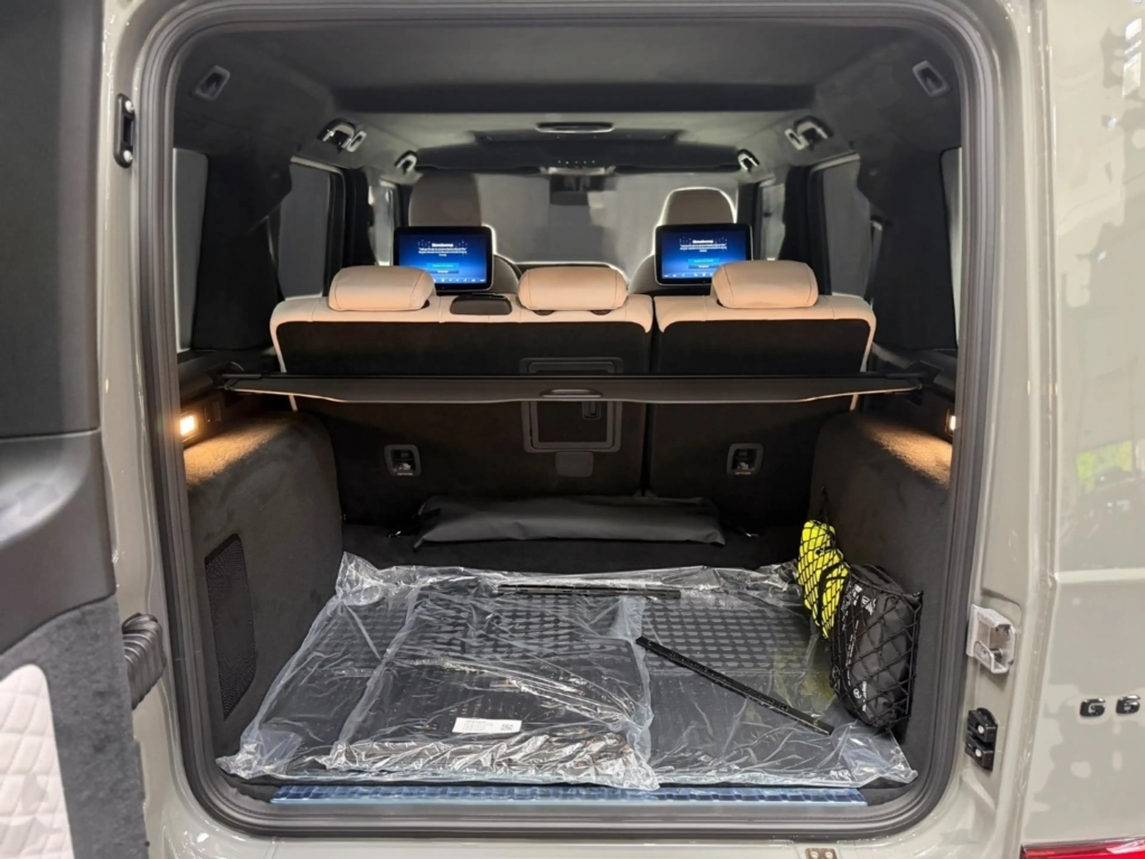 Mercedes-Benz G 63 AMG IN&OUT CARBON PT3 A22 TV MY27 WINTER PAKET — photo 8