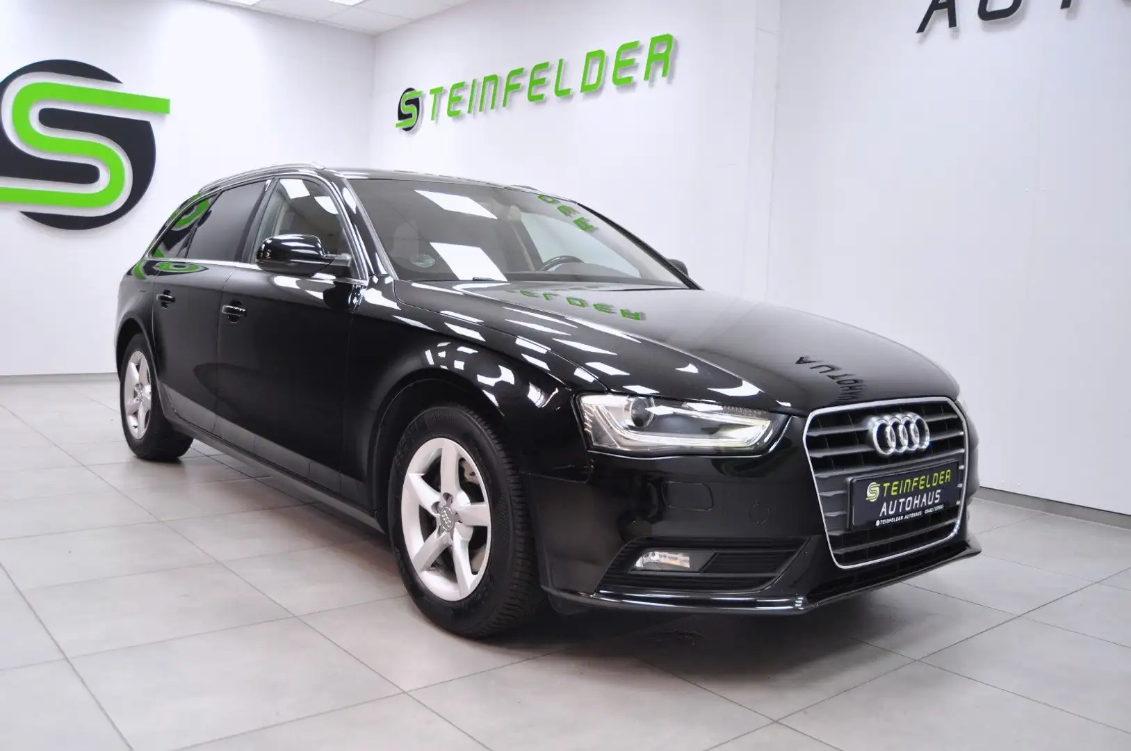 Audi A4 2.0 TDI Avant / SHZ / NAVI / BI-XENON Schwarz - 1