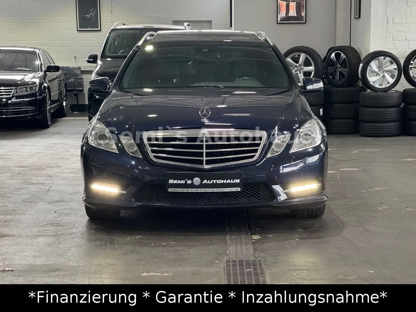 Mercedes-Benz E 250 T CDI AMG 4Matic*2.Hand*Panorama*T-Leder* Kék - 2