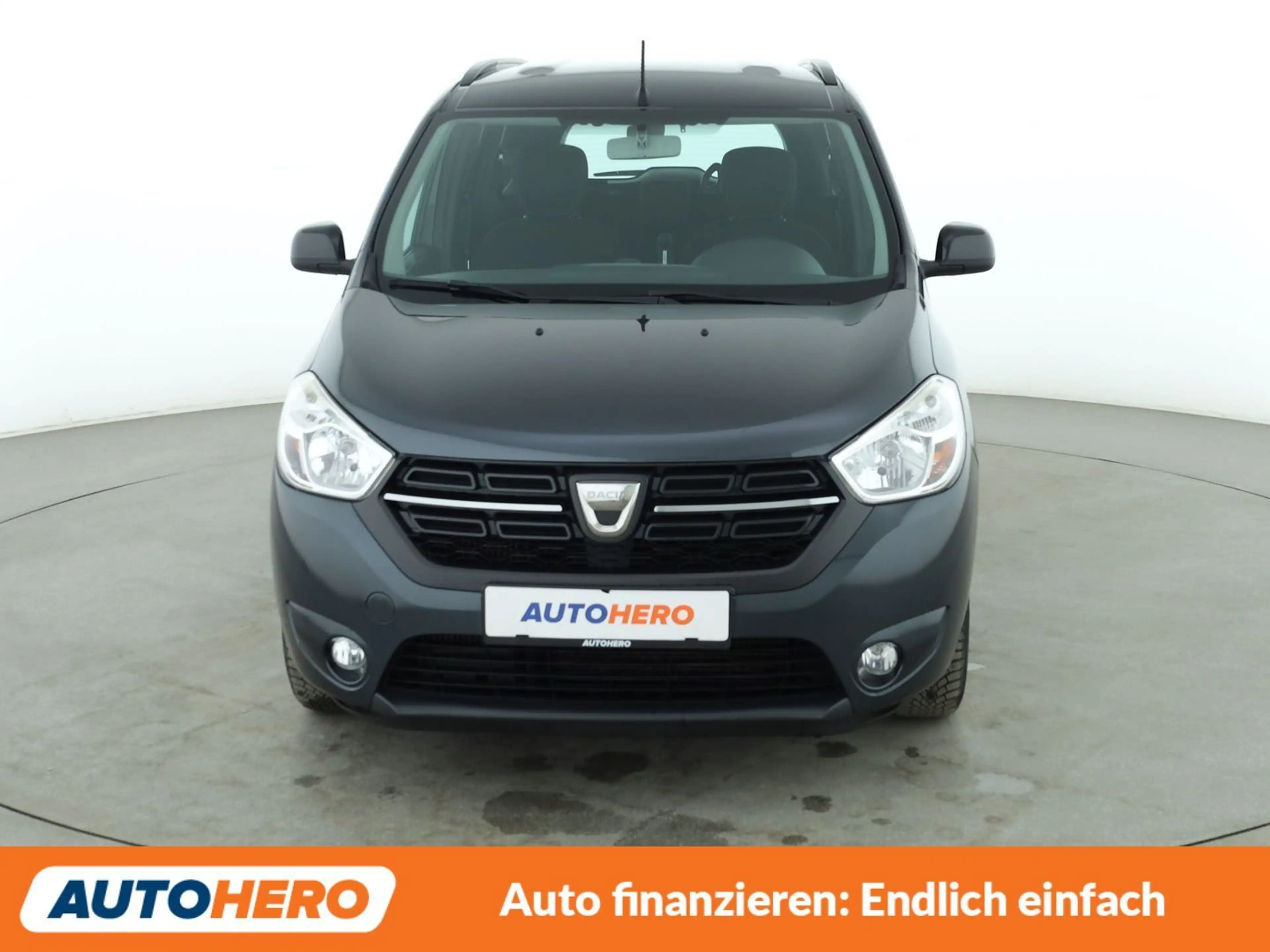 Dacia Lodgy 1.3 TCe Comfort *NAVI*TEMPO*SHZ*KLIMA* — photo 9