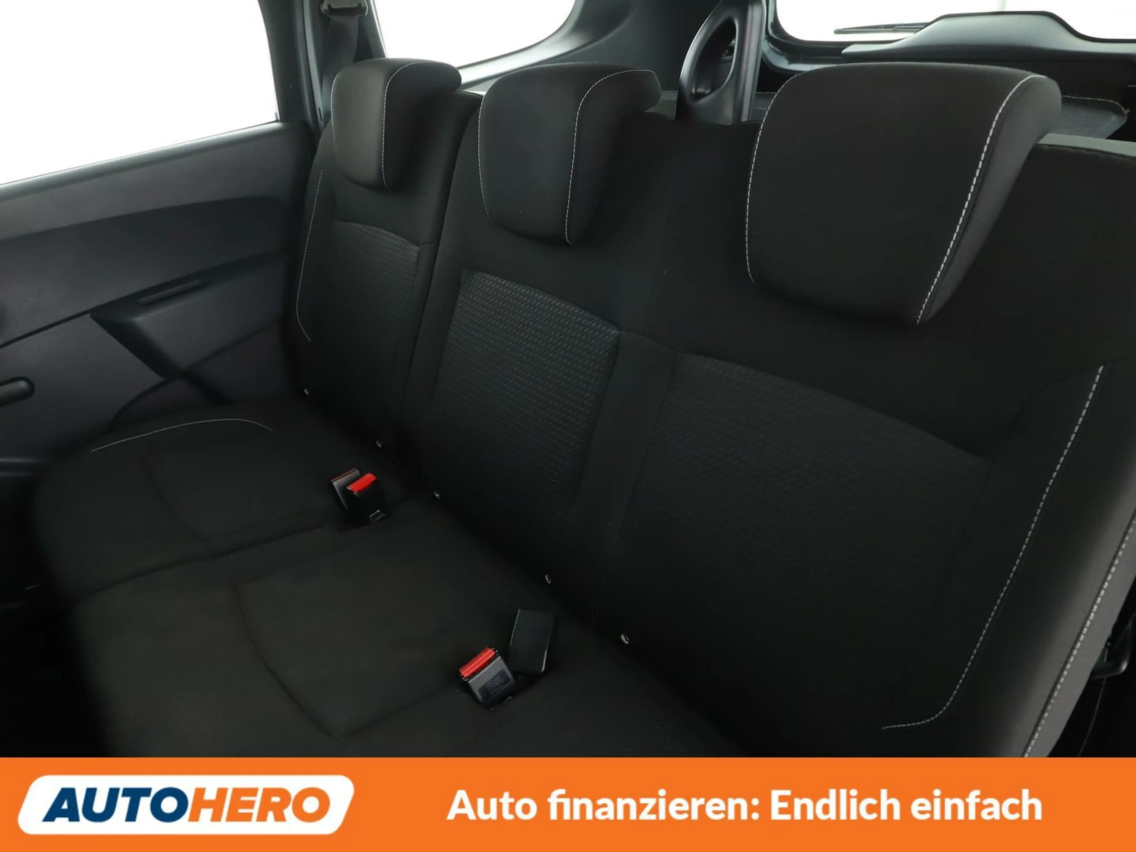 Dacia Lodgy 1.3 TCe Comfort *NAVI*TEMPO*SHZ*KLIMA* — photo 14