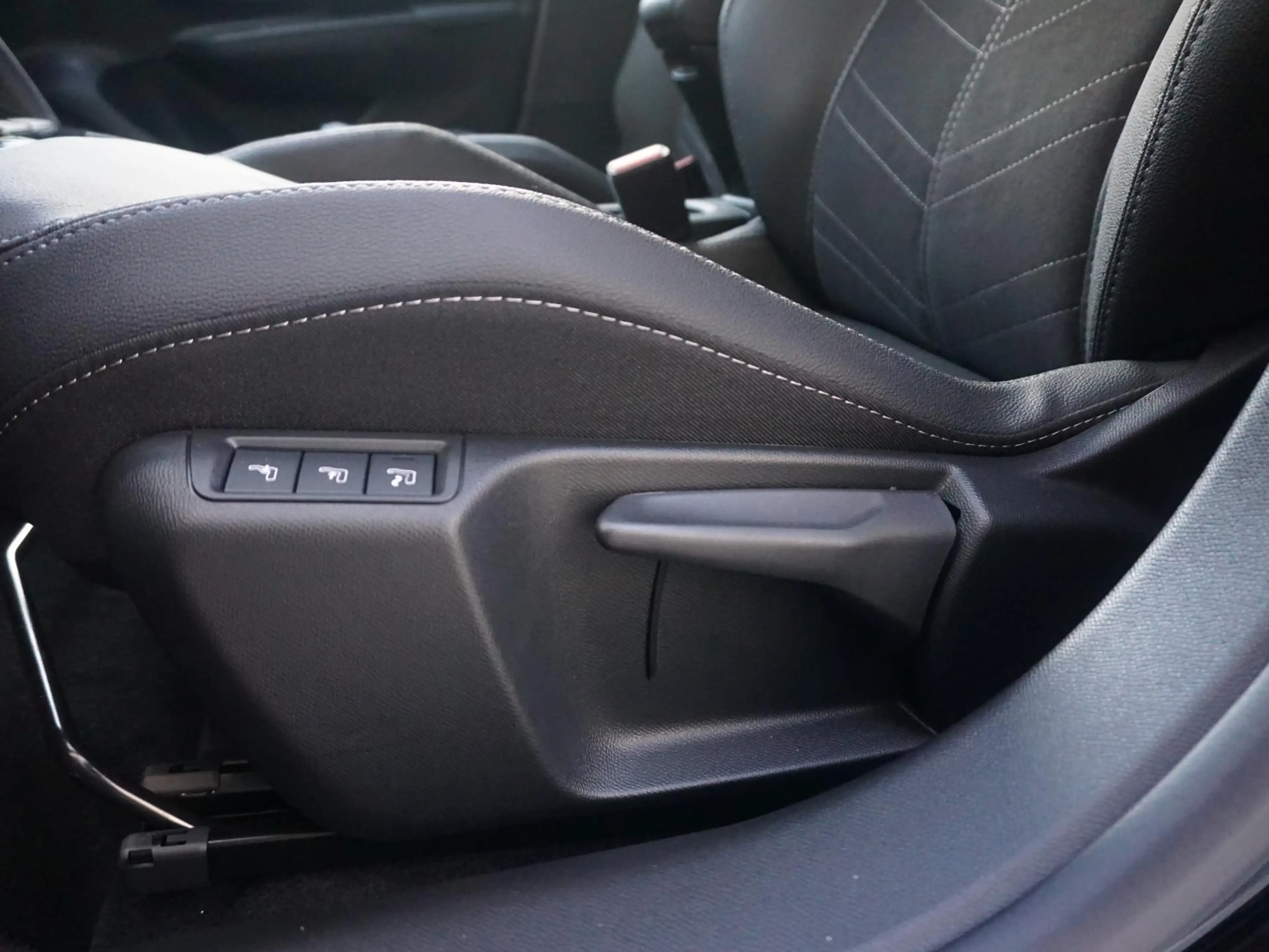 Opel Corsa 1.2 Turbo Hybrid Ultimate Leder Alcantara — photo 11