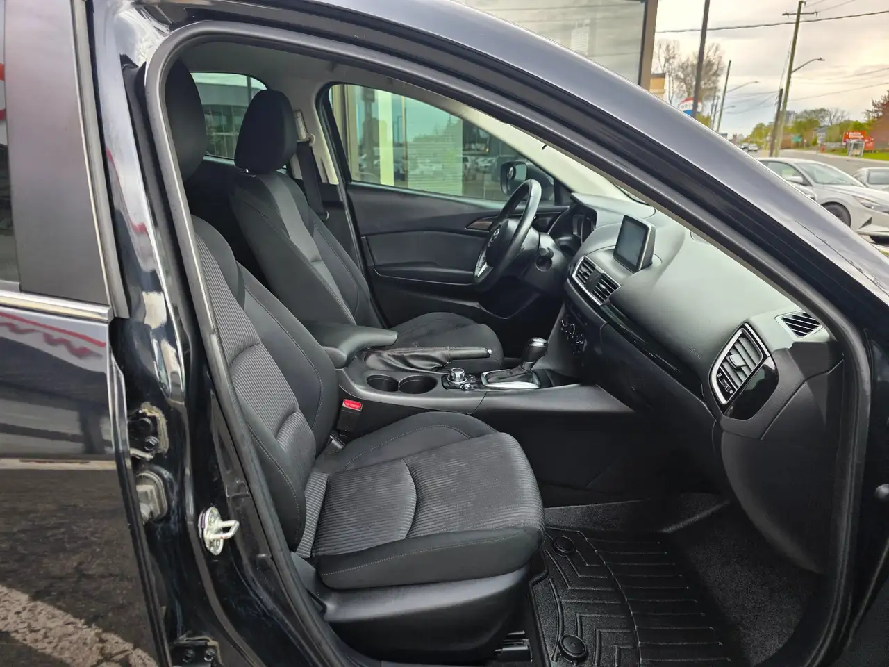 Mazda 3 снимка Mazda 3