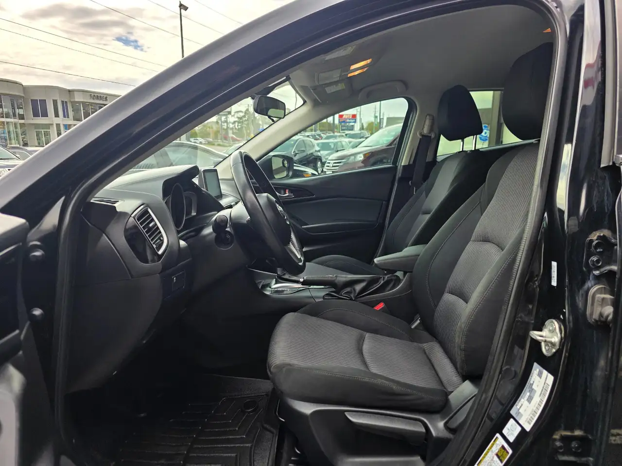 Mazda 3 снимка Mazda 3