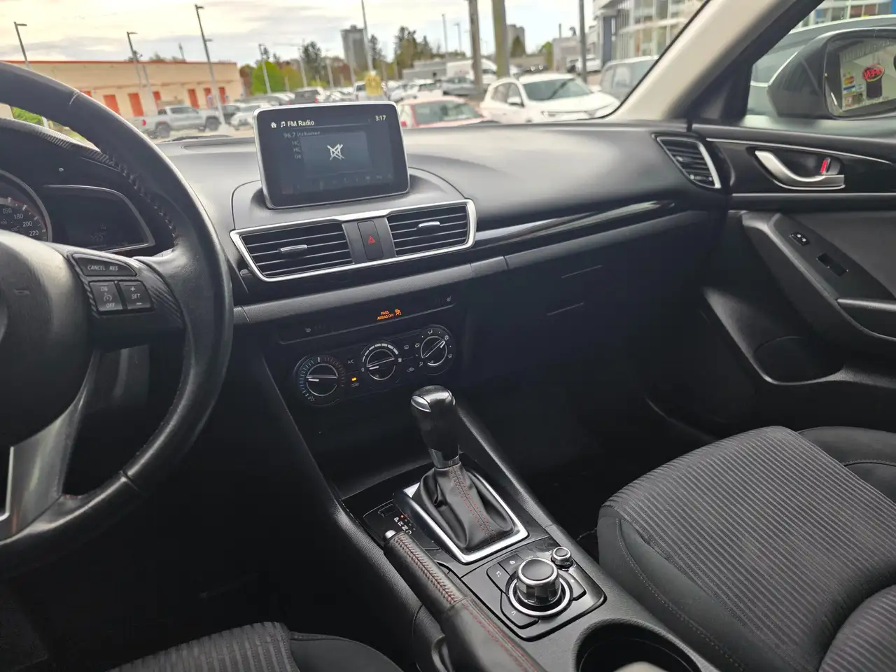 Mazda 3 снимка Mazda 3
