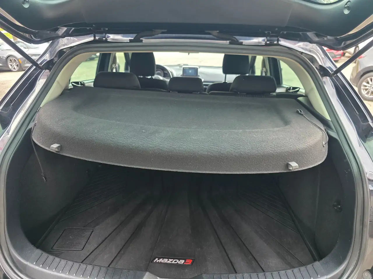 Mazda 3 снимка Mazda 3