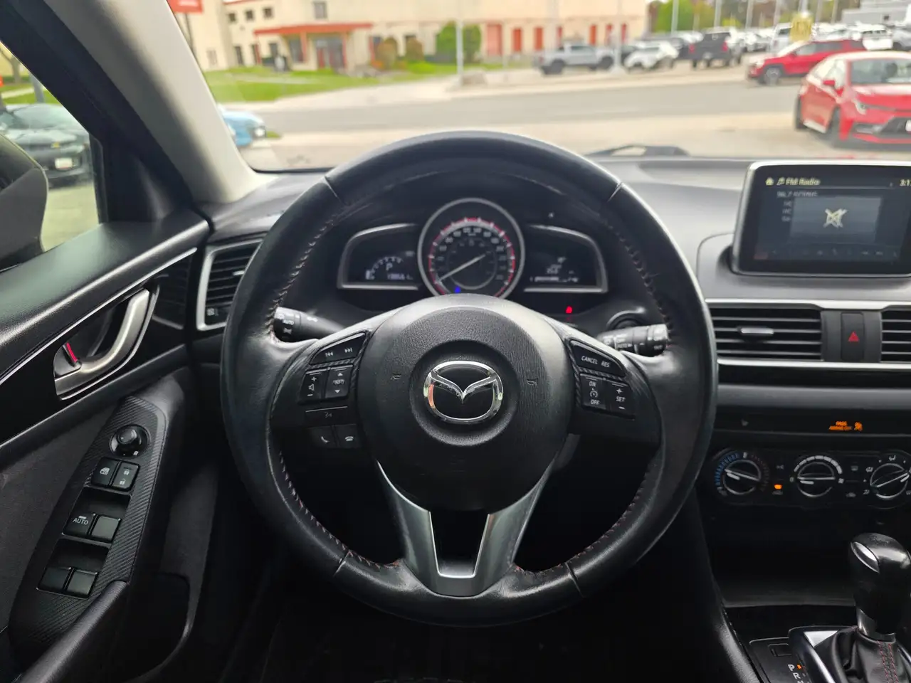 Mazda 3 снимка Mazda 3