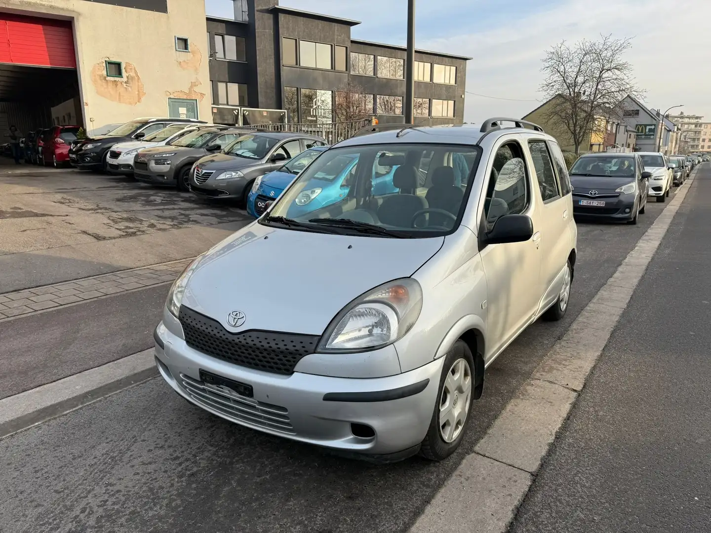 Toyota Yaris VERSO 1.3i **AUTOMATIC** - 1