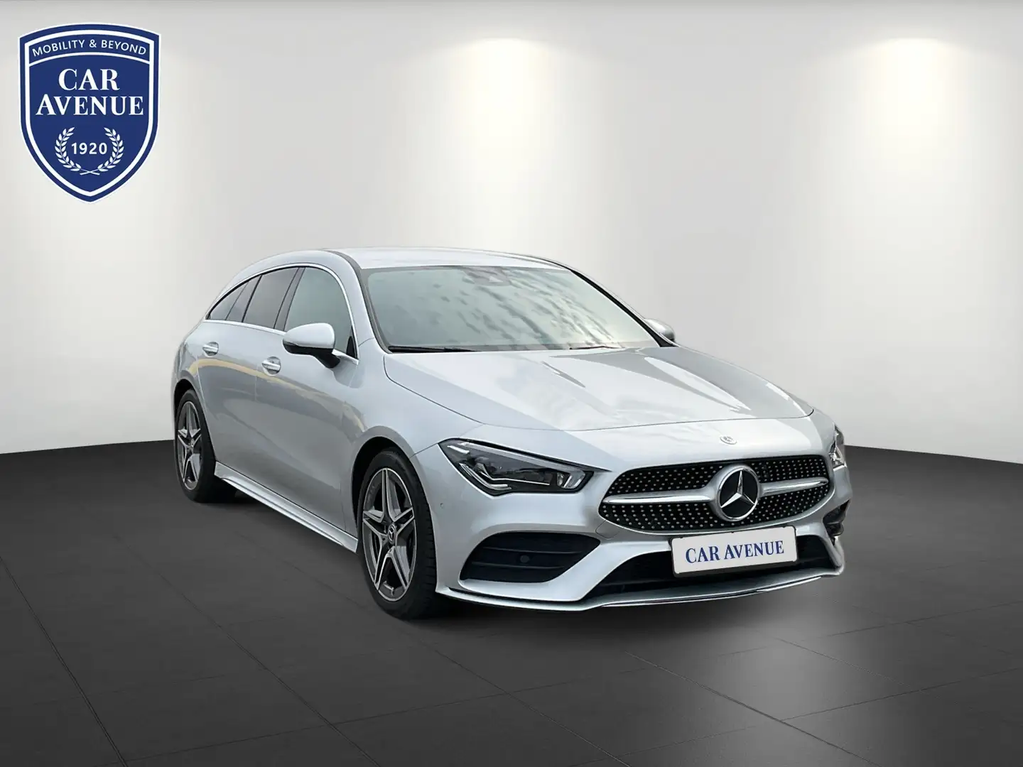 Mercedes-Benz CLA 180 D AMG Line Schwarz - 2