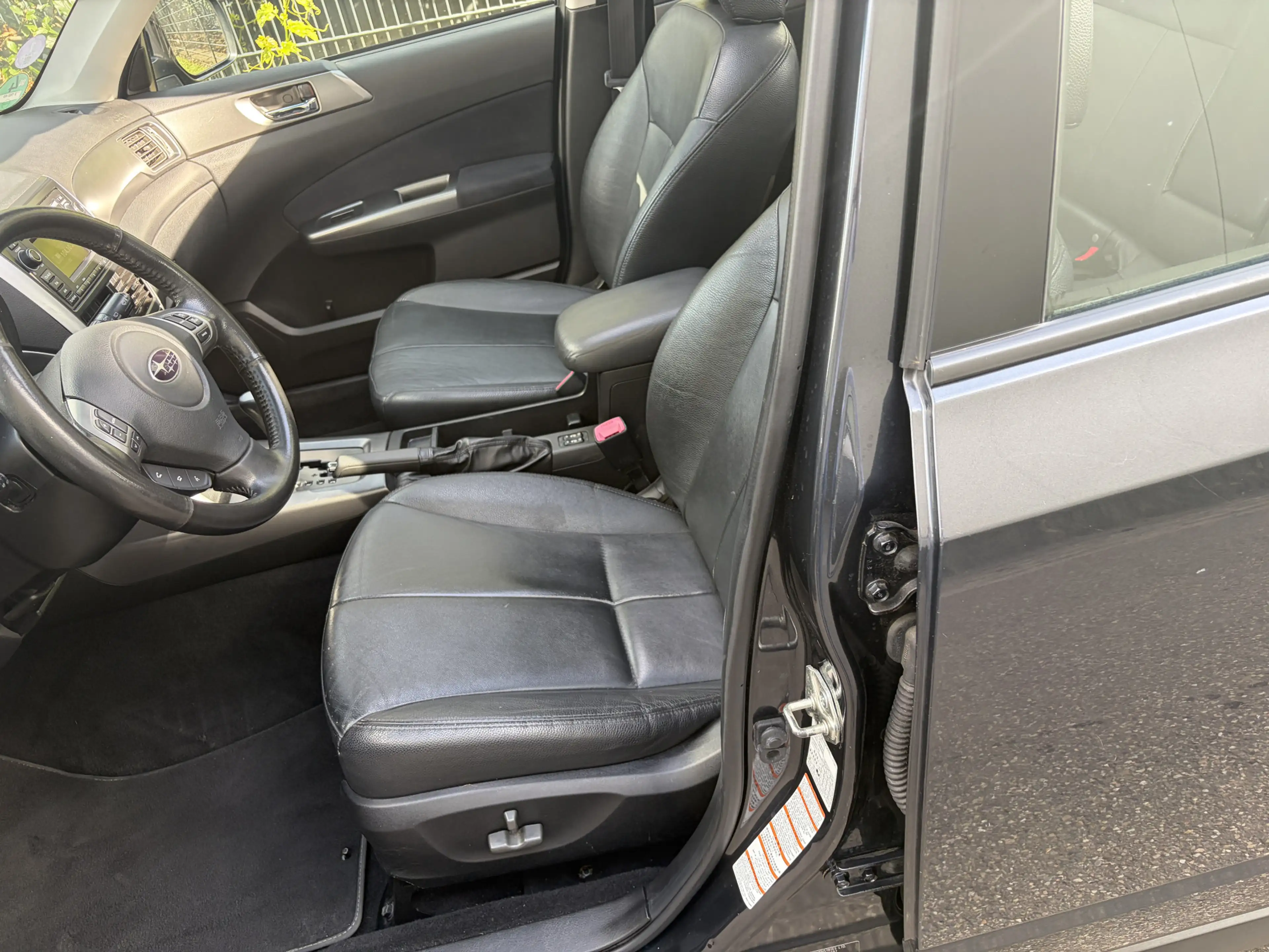 Subaru Forester 2.0 XS Premium Plus / AUTOMAAT / LEER / PANORAMADA — photo 8