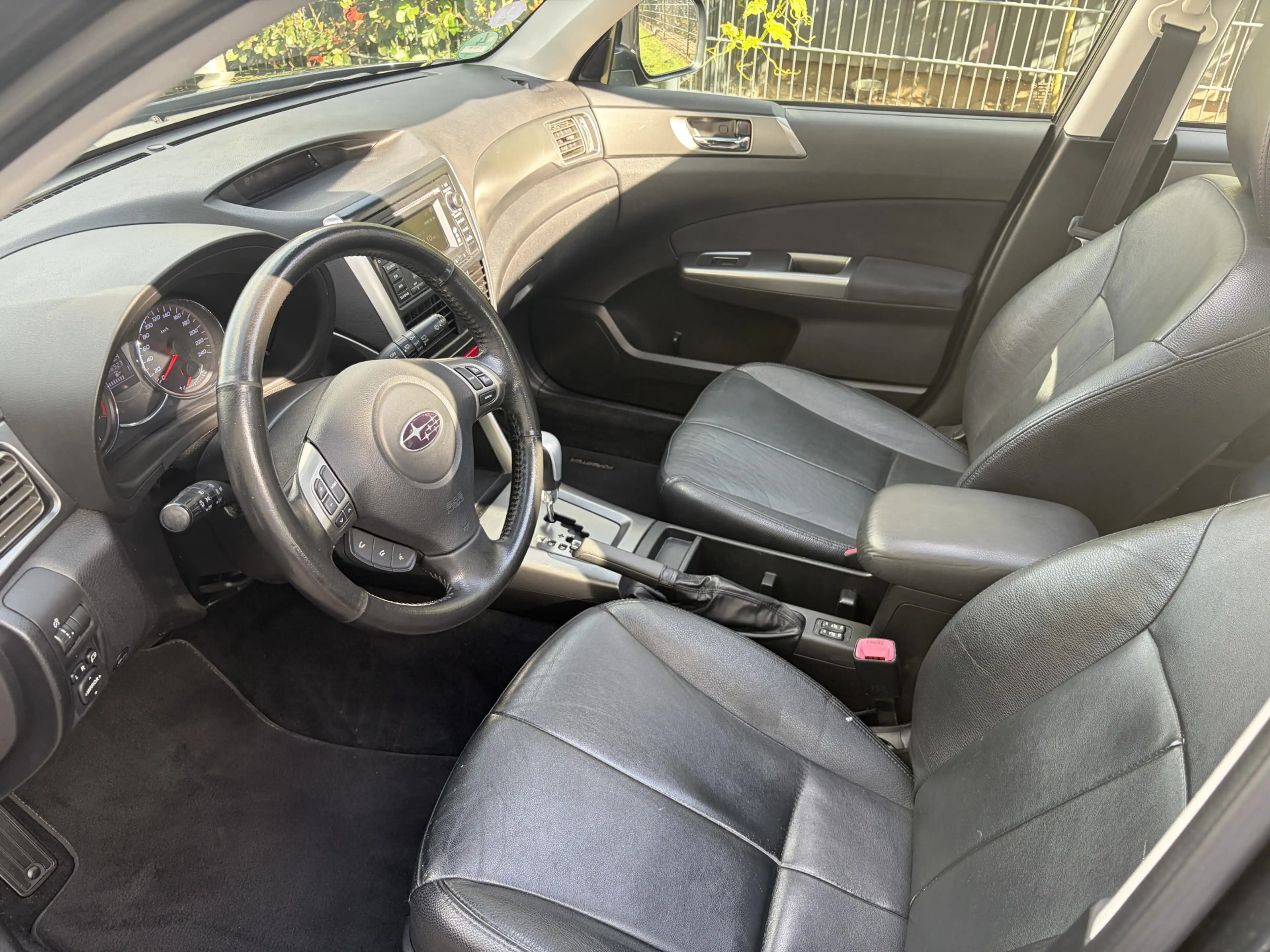 Subaru Forester 2.0 XS Premium Plus / AUTOMAAT / LEER / PANORAMADA — photo 5