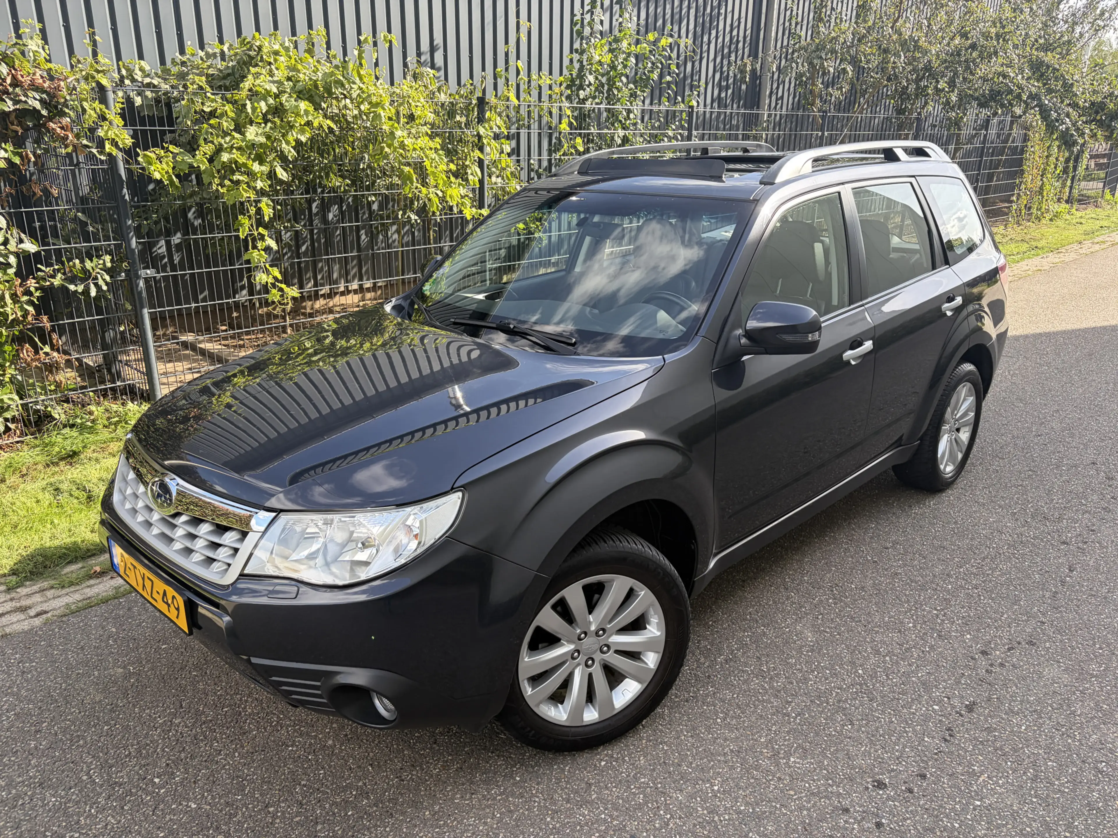 Subaru Forester 2.0 XS Premium Plus / AUTOMAAT / LEER / PANORAMADA — photo 2