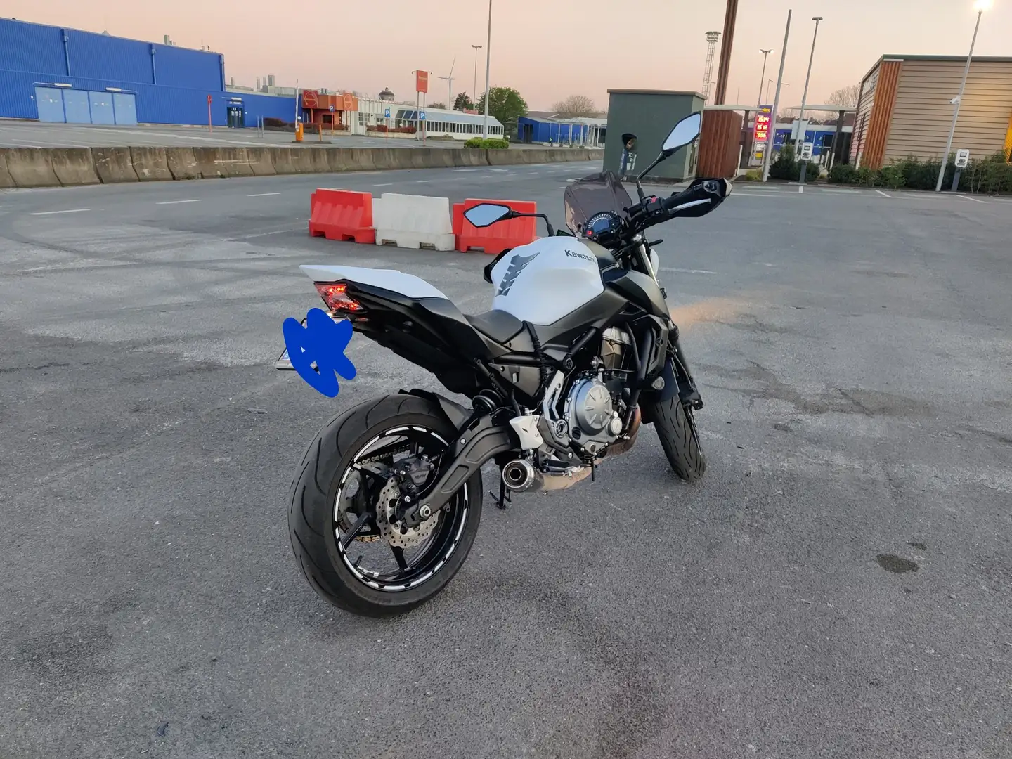 Kawasaki Z 650 Alb - 2