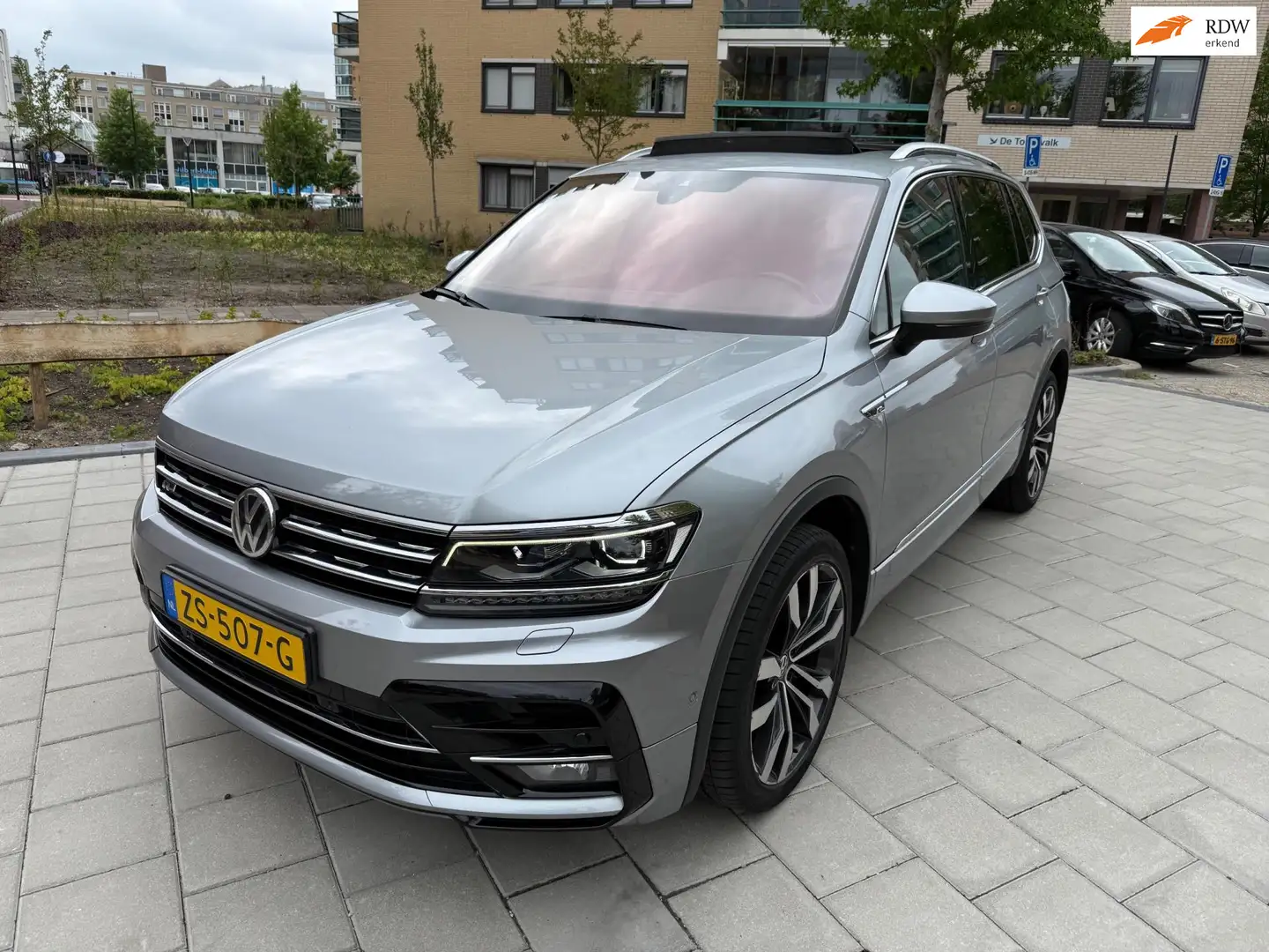 Volkswagen Tiguan Allspace 1.5 TSI | R-Line | 7 persoons | FULL OPTIONS | Ori Grau - 1