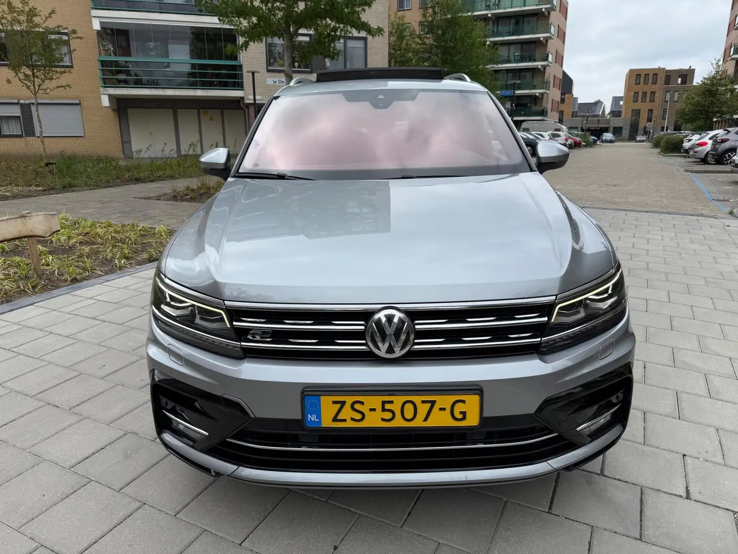 Volkswagen Tiguan Allspace 1.5 TSI | R-Line | 7 persoons | FULL OPTIONS | Ori Grau - 2