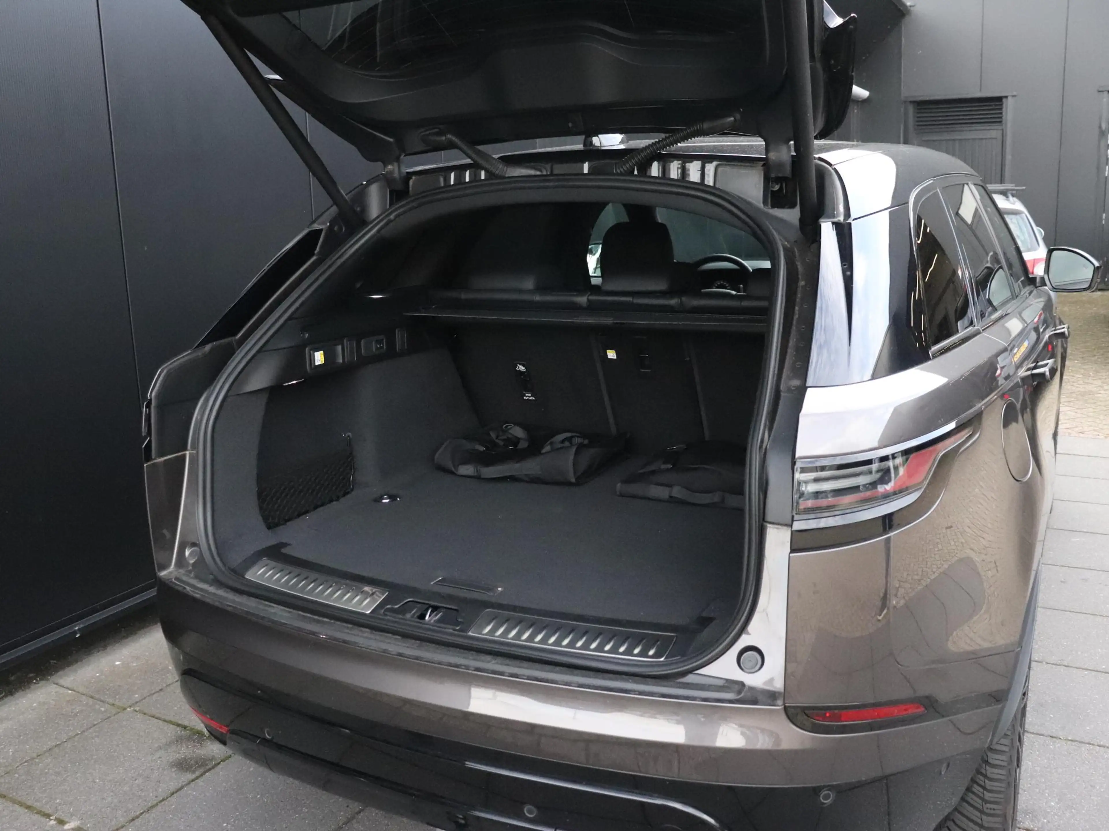 Land Rover Range Rover Velar 2.0 P400e AWD Dynamic HSE PHEV | LEDER | MEMORY | — photo 19