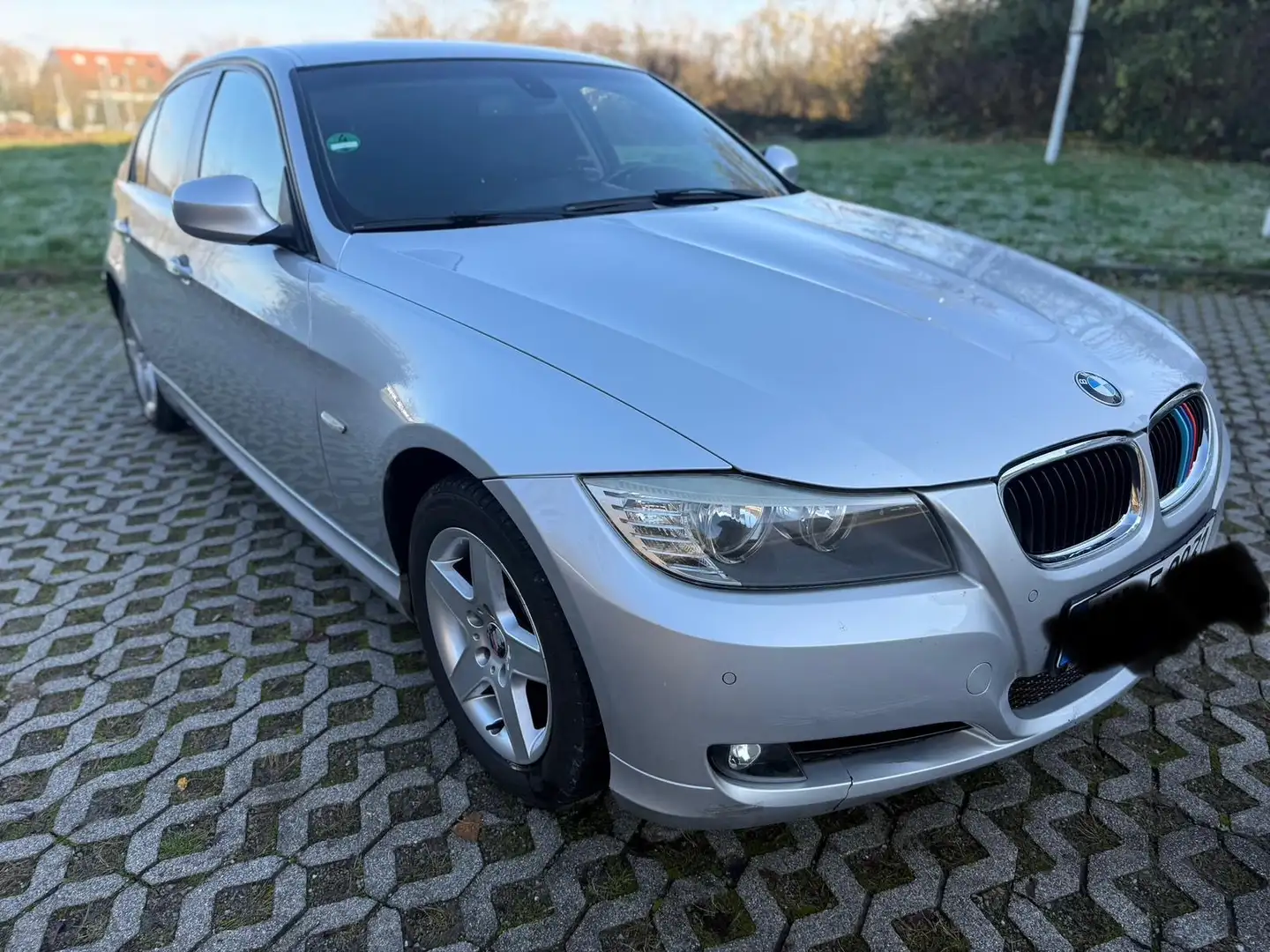 BMW 318 3er Diesel 318d DPF Aut. Edition Sport Tüv Neu Silber - 1