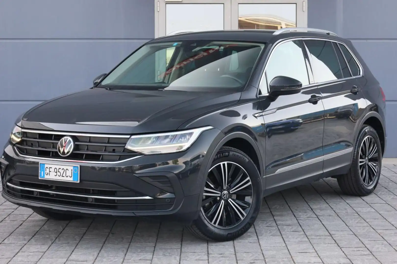 Volkswagen Tiguan 1.5 TSI PREZZO NETTO ACT Life Gri - 1