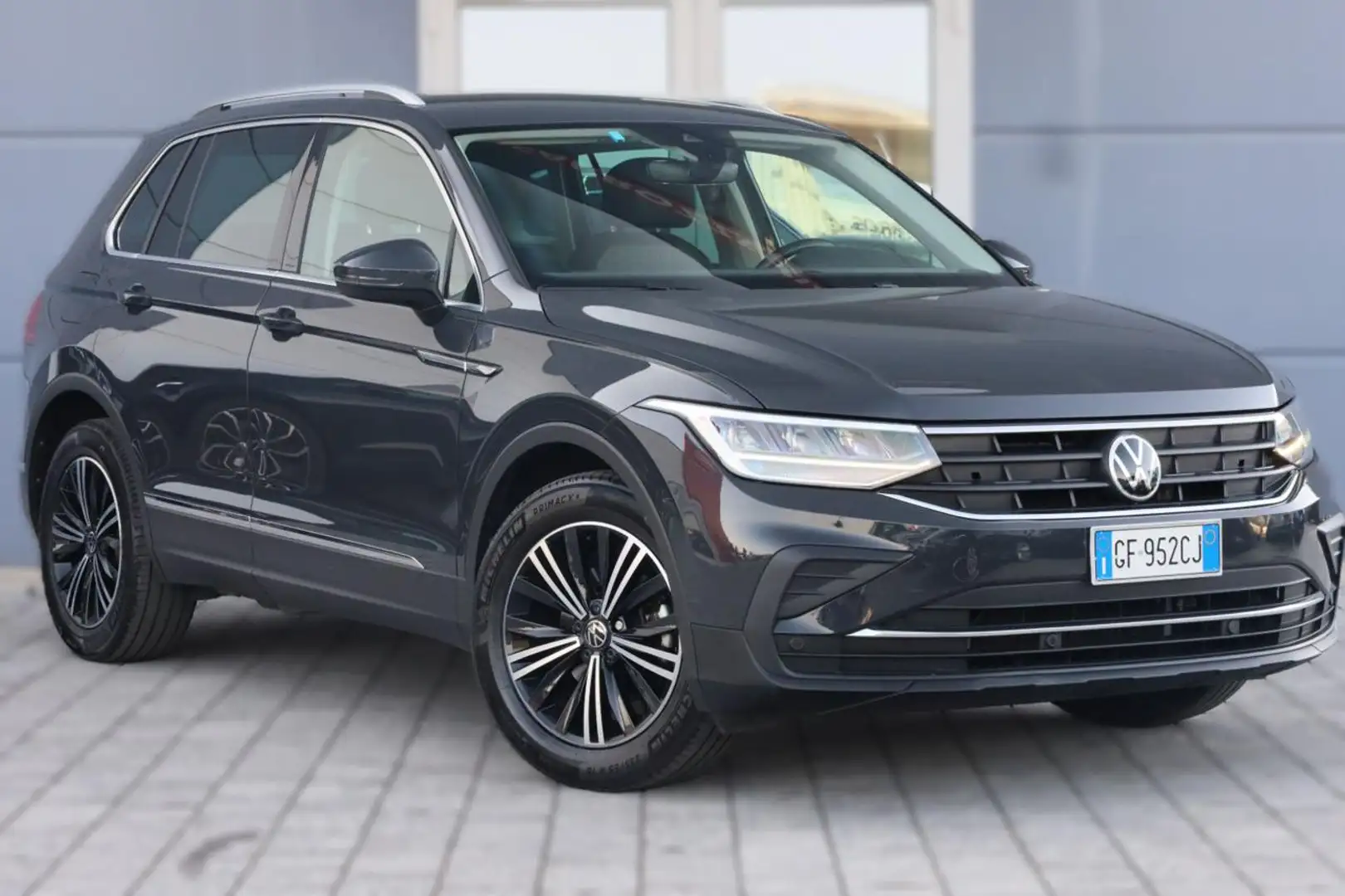 Volkswagen Tiguan 1.5 TSI PREZZO NETTO ACT Life Gri - 2